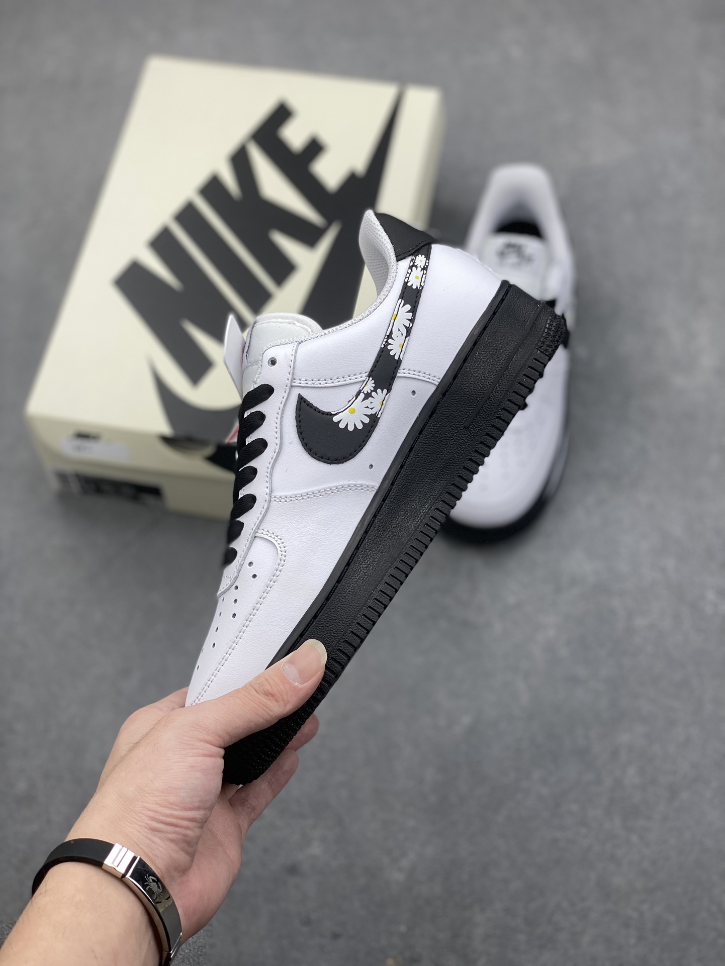 Nike Air Force 1 '07 Low White/Black Daisy CK7663-102 Women's Shoe 4 i1731774636 5501 5