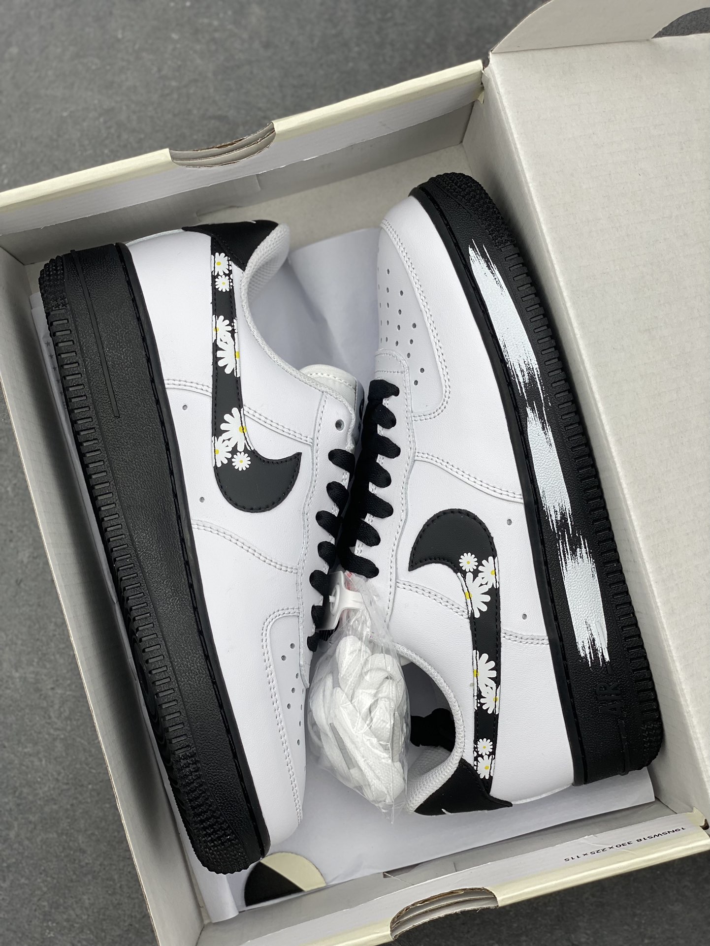 Nike Air Force 1 '07 Low White/Black Daisy CK7663-102 Women's Shoe 10 i1731774636 822 4