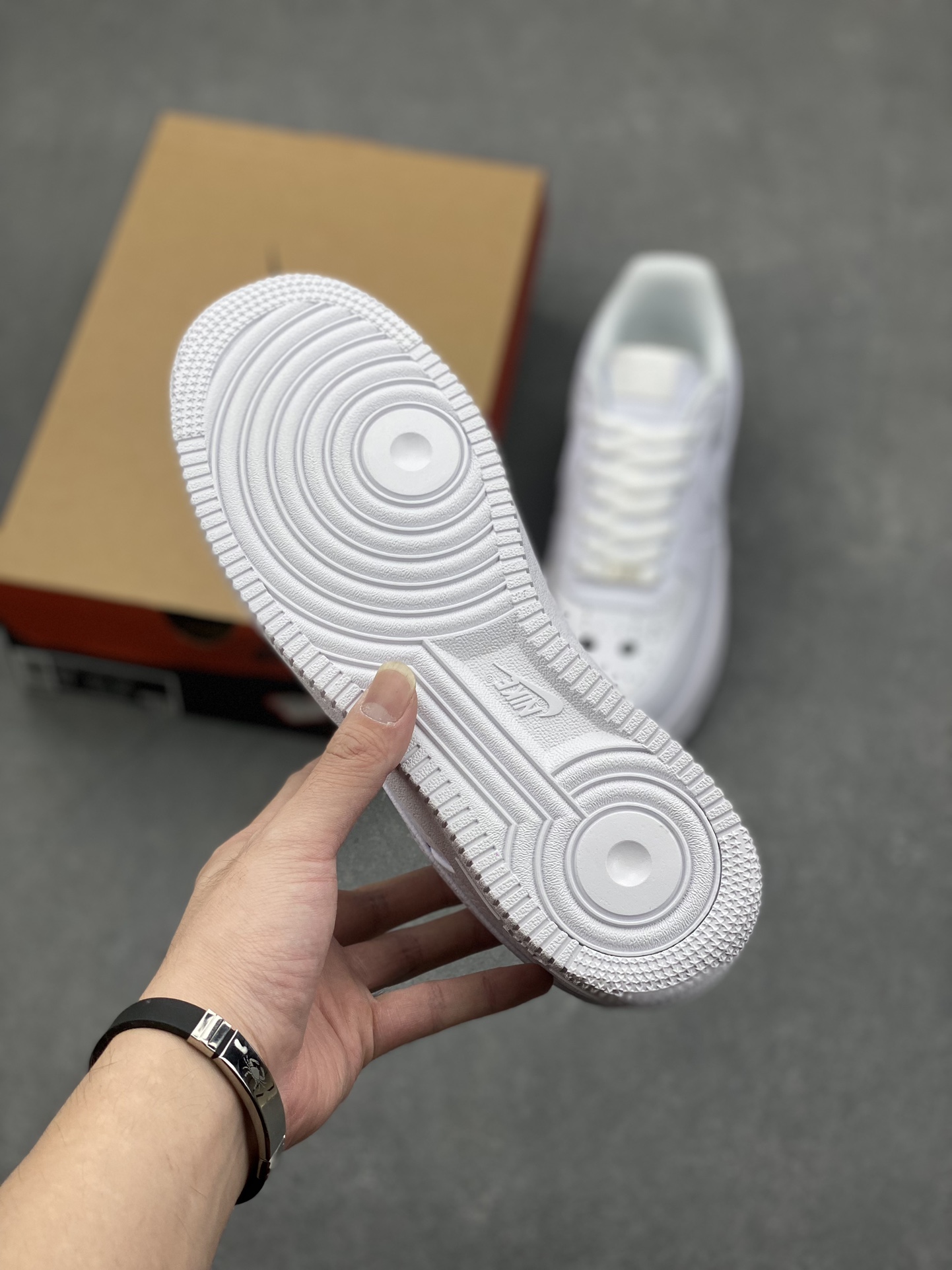 Nike Air Force 1 '07 Low White Original Edition IB4025-100 Sneakers 7 i1731774665 3231 1