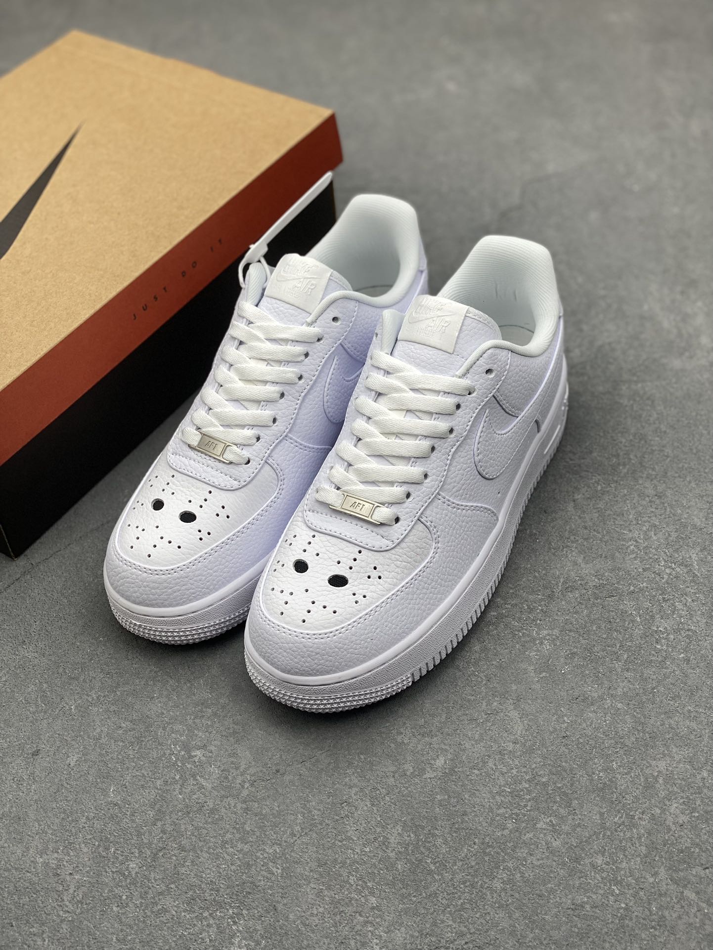 Nike Air Force 1 '07 Low White Original Edition IB4025-100 Sneakers 9 i1731774665 7726 7