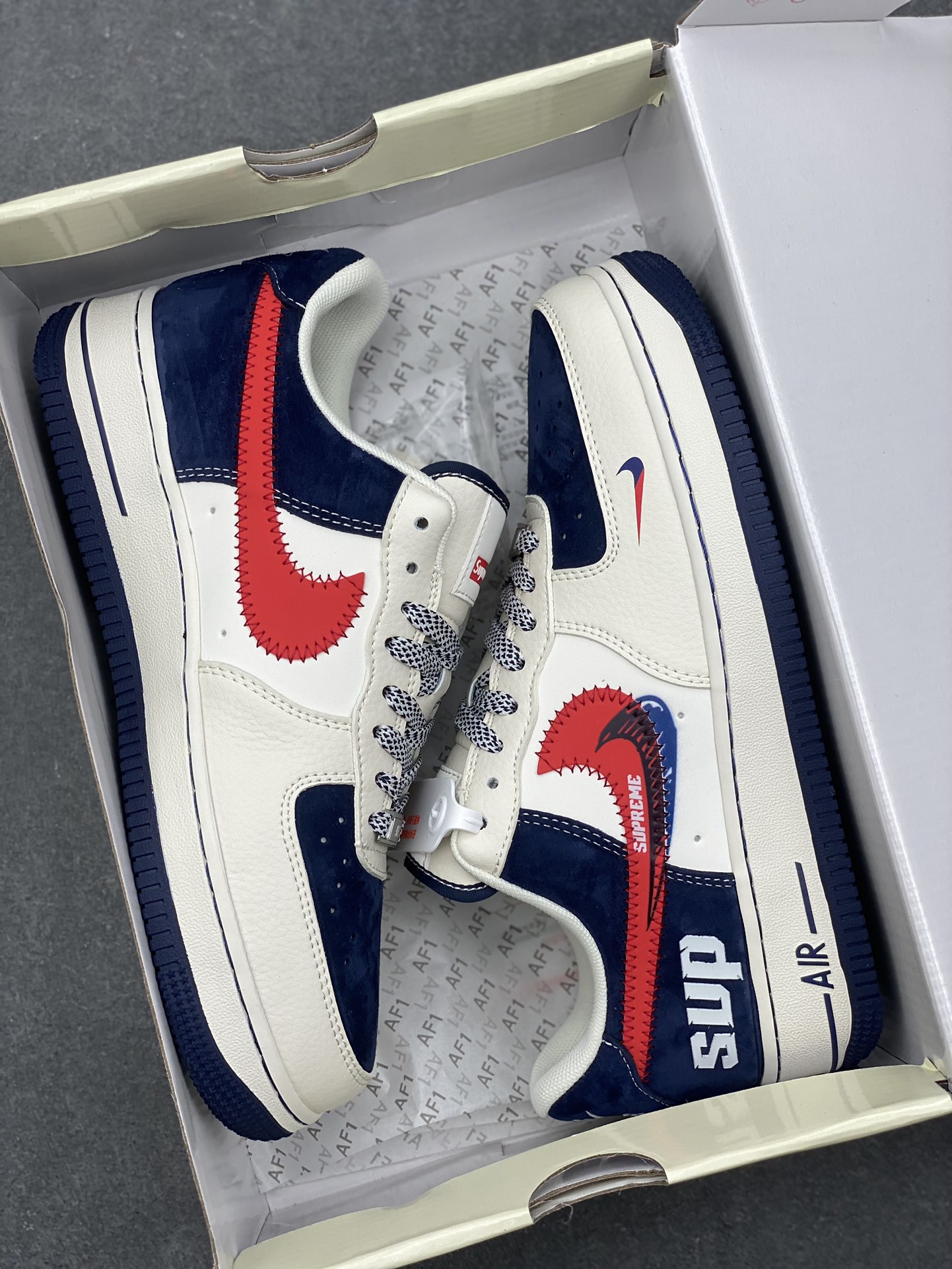 Nike Air Force 1 '07 Low Supreme Collab Sneakers - Red & Blue Double Swoosh 10 i1731774977 1348 5