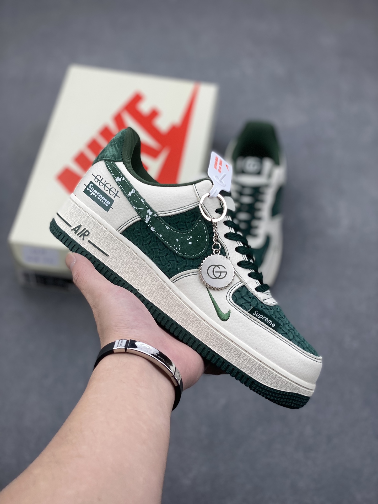 Nike Air Force 1 '07 Low Gucci Supreme Collab Sneakers - Limited Edition 2 i1731775051 3527 3