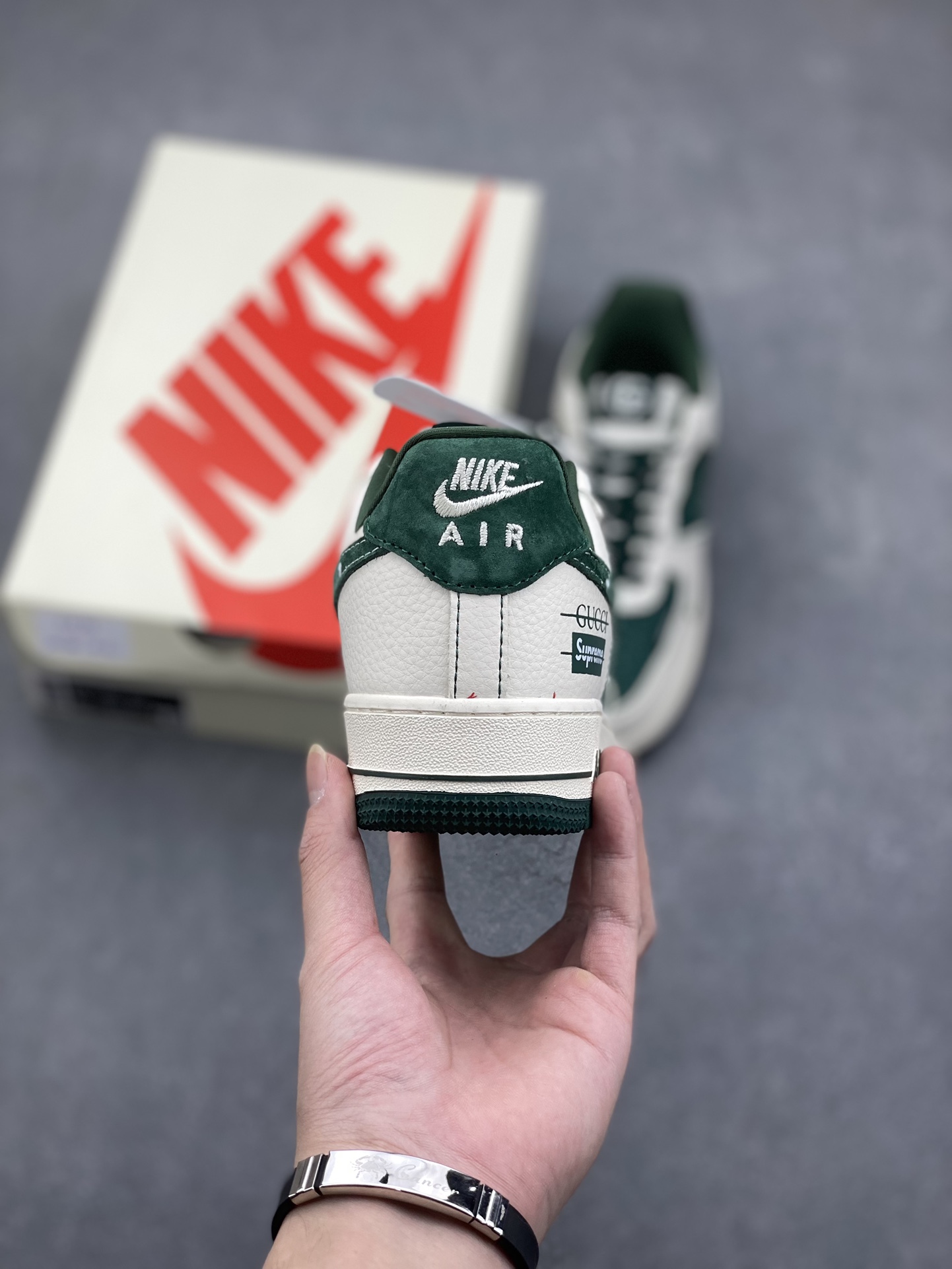 Nike Air Force 1 '07 Low Gucci Supreme Collab Sneakers - Limited Edition 5 i1731775051 449 0
