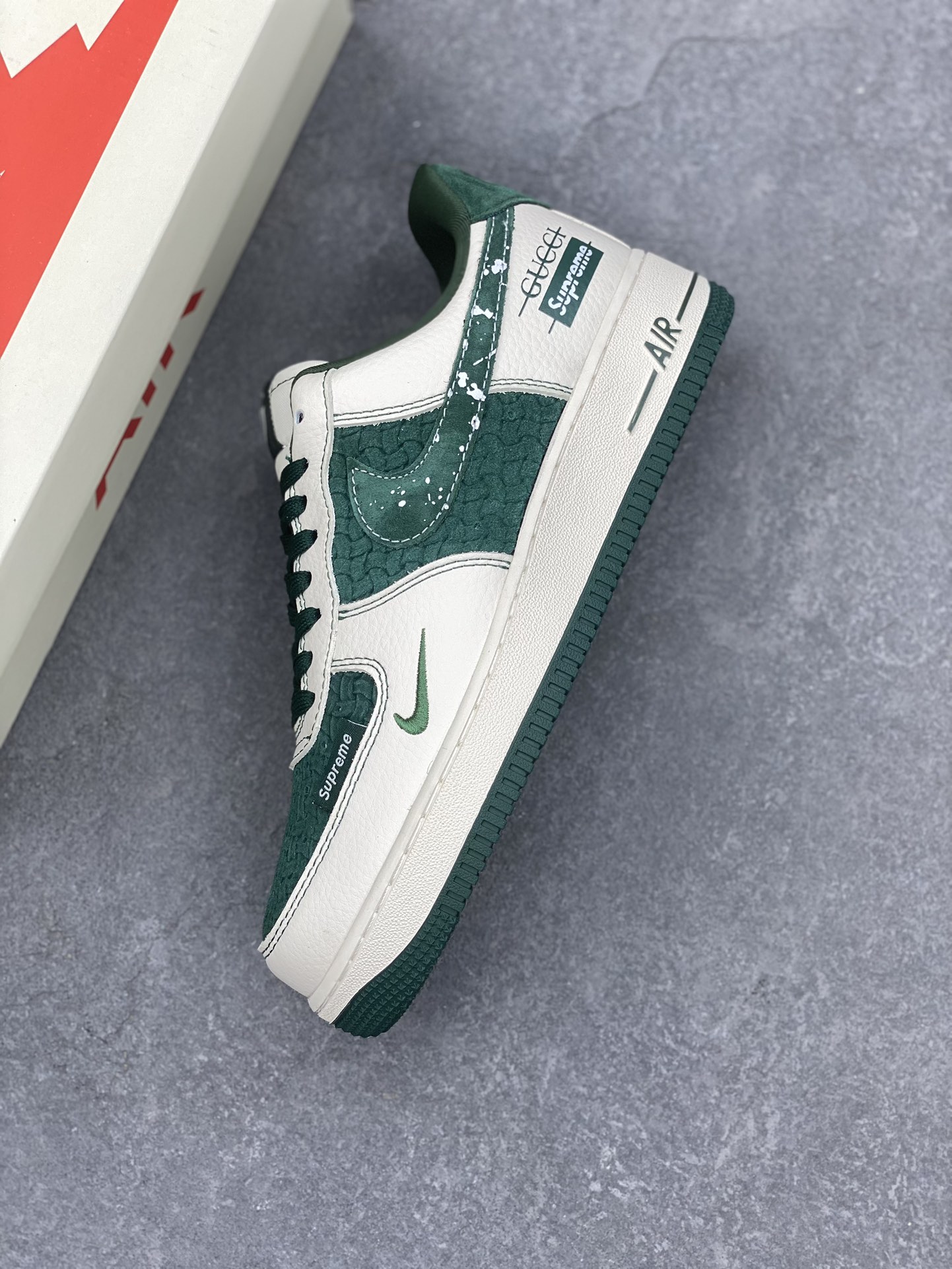 Nike Air Force 1 '07 Low Gucci Supreme Collab Sneakers - Limited Edition 8 i1731775051 9808 7