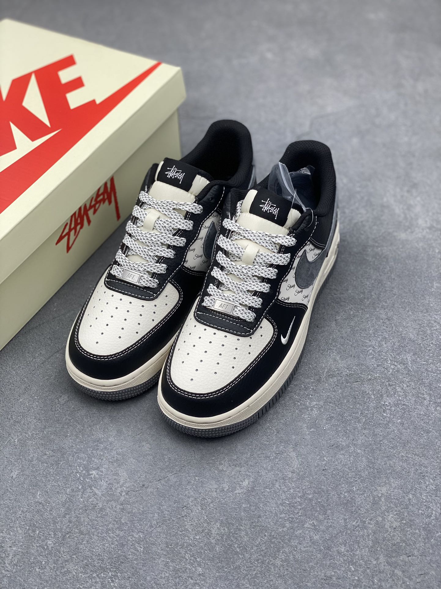 Nike Air Force 1 '07 Low Stussy Black/Grey: Limited Edition Comfort Shoes 9 i1731878316 3875 1