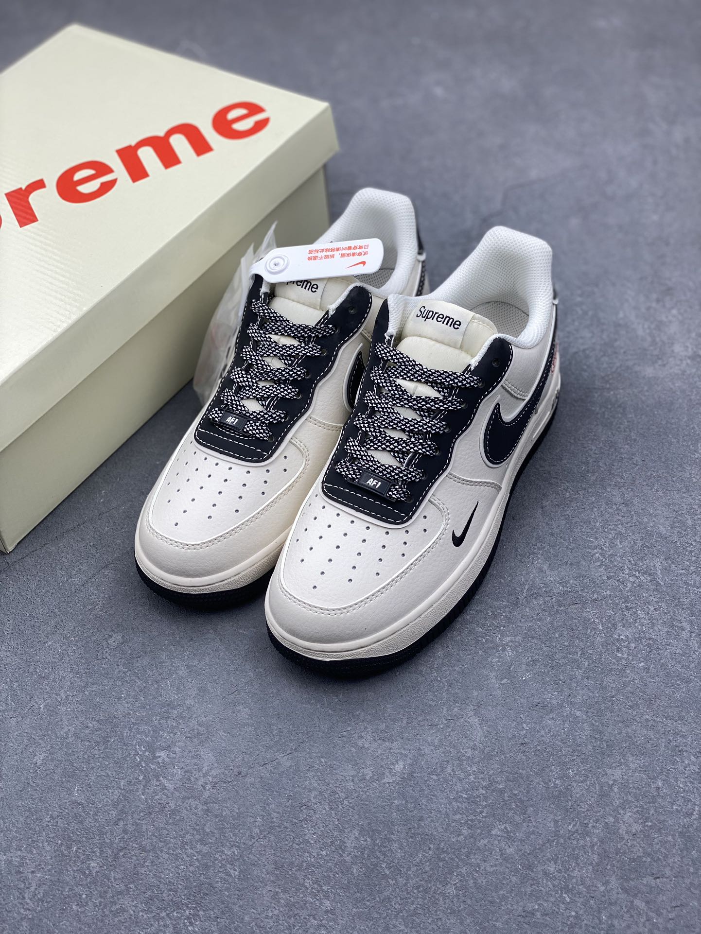 NIKE Air Force 1 '07 Low Stone Island Supreme - White/Black - Limited Edition 9 i1731878368 1481 7