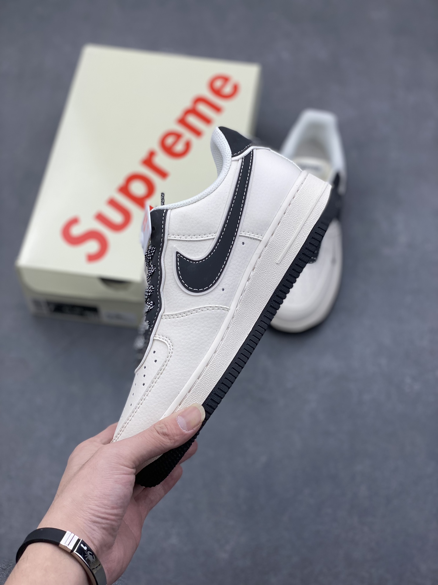 NIKE Air Force 1 '07 Low Stone Island Supreme - White/Black - Limited Edition 4 i1731878368 2197 2