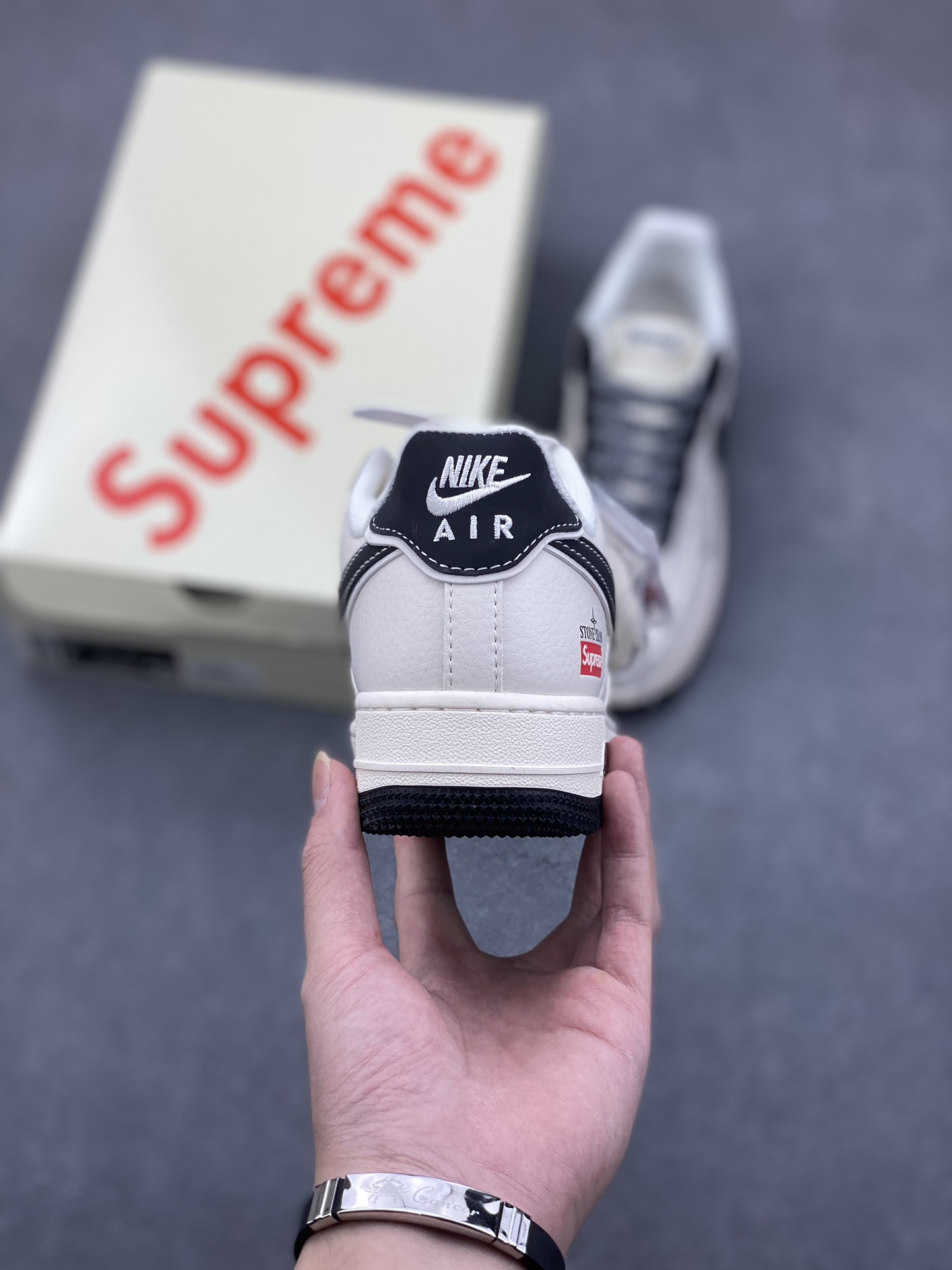 NIKE Air Force 1 '07 Low Stone Island Supreme - White/Black - Limited Edition 5 i1731878368 5499 0