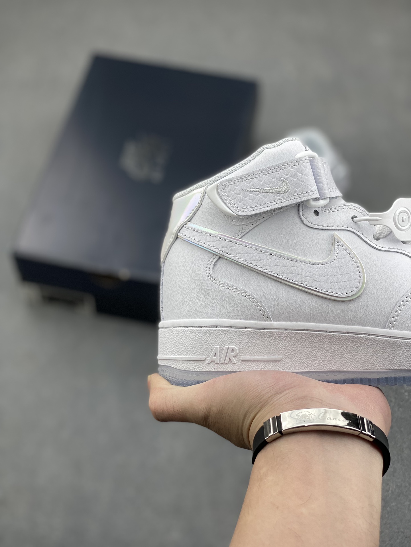 Nike Air Force 1 '07 Mid White Blue Crystal Casual Sneakers FN4274-100 6 i1731878415 5997 0