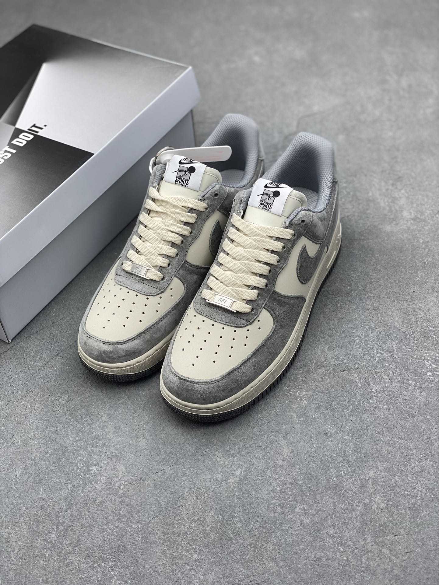 Nike Air Force 1 '07 Low "Panther" Marvel Series Casual Sneakers 9 i1731878470 2373 2