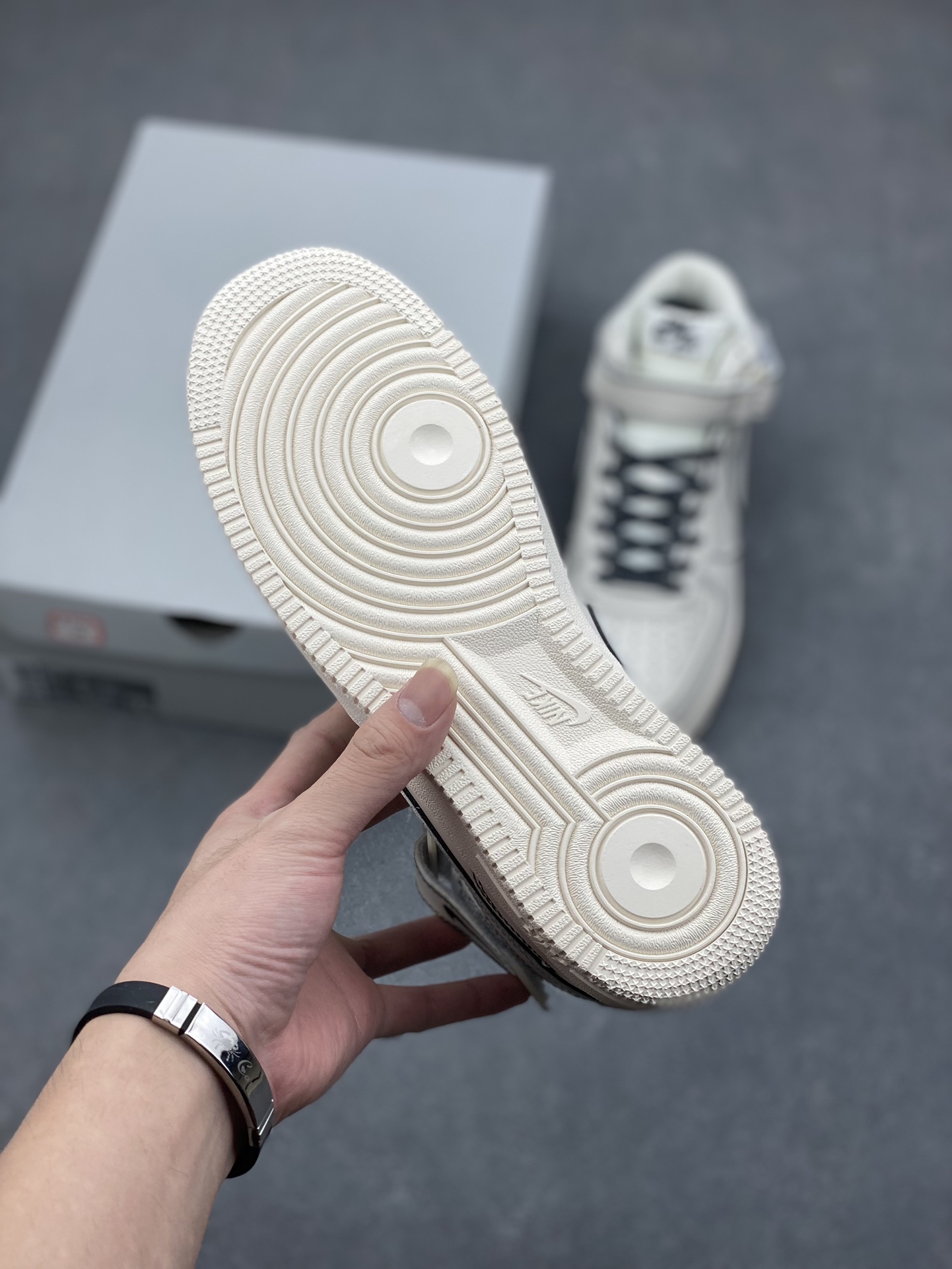 Nike Air Force 1 MID '07 'Bunny' Sneakers - Limited Edition, Original Version 7 i1731949440 1992 3