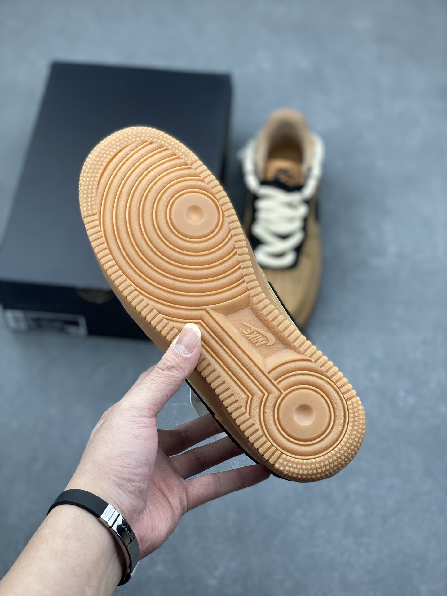 Nike Air Force 1 '07 Low-Top Casual Sneakers - Versatile Style & Comfort 7 i1731949813 1864 3