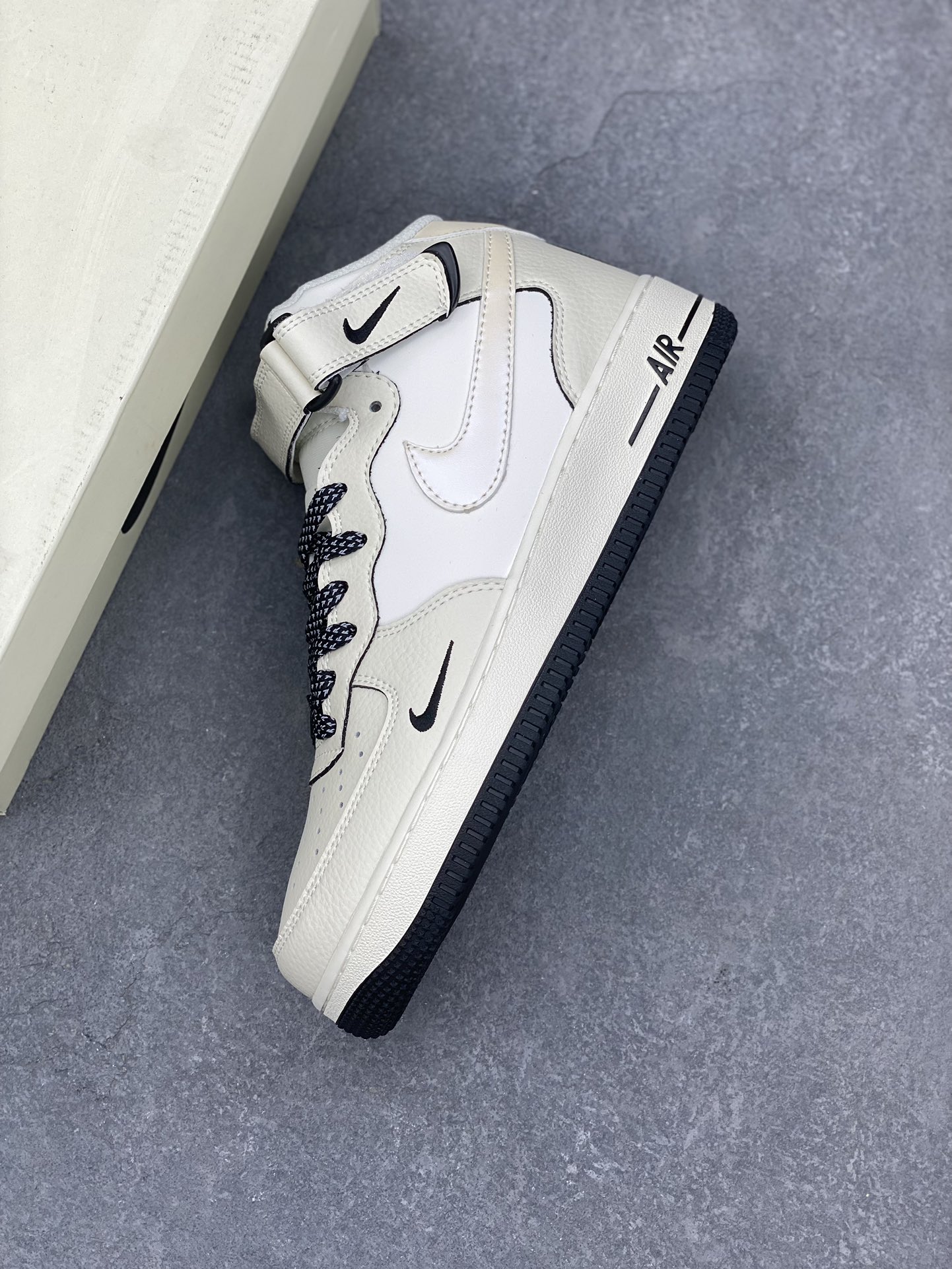 Nike Air Force 1 MID '07 "Black Pearl" Mid-Top Sneakers - Reflective Accents 8 i1731949889 1055 3