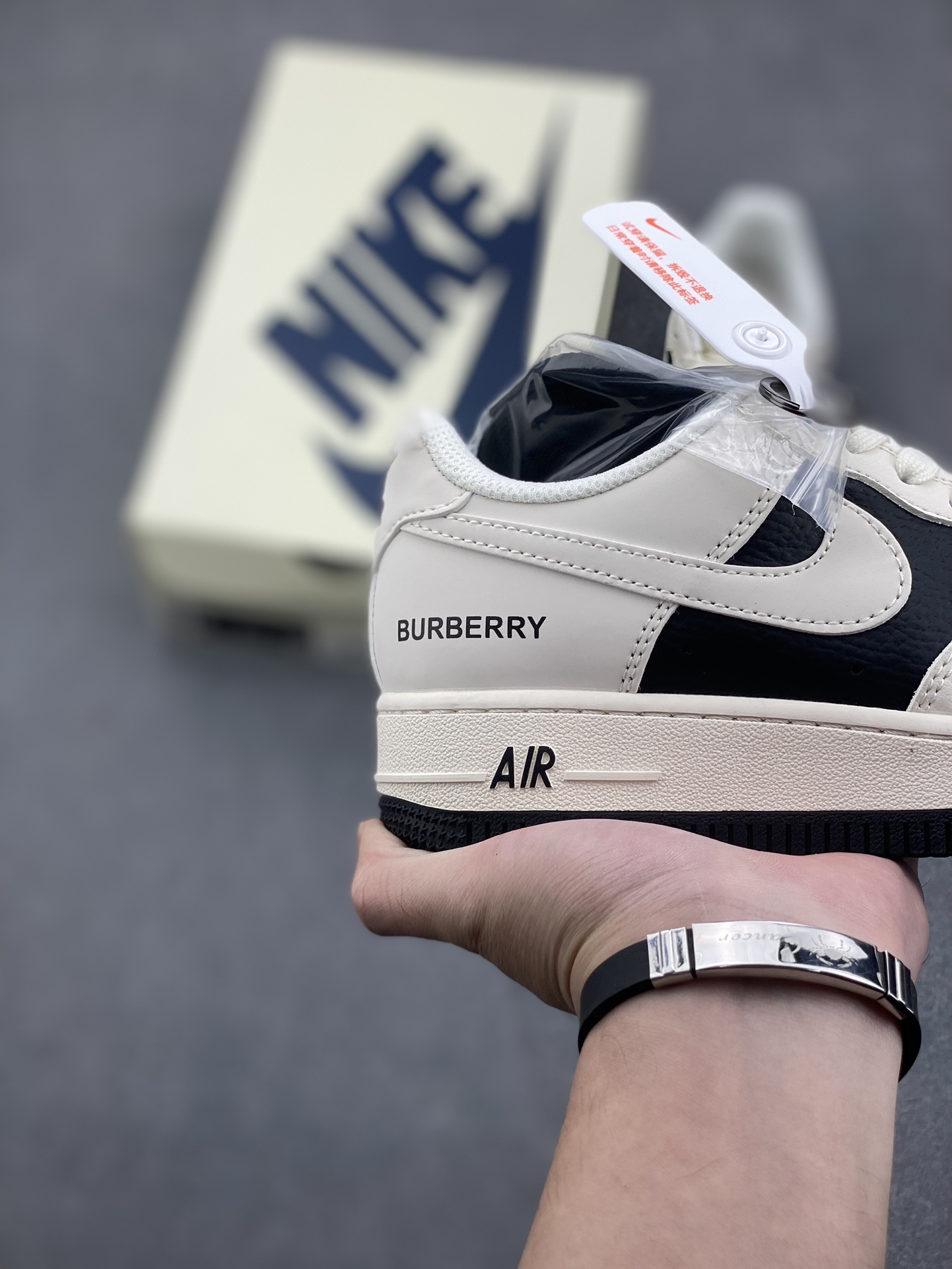 Nike Air Force 1 '07 Low Burberry Collab Black/White Sneakers 6 i1731949959 3605 1