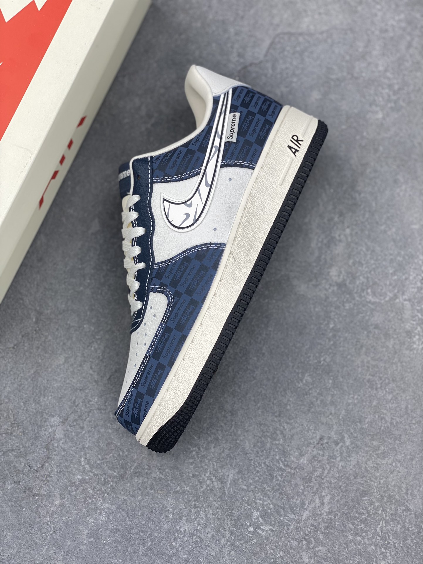 Nike Air Force 1 '07 Low Supreme Collab White Blue Shadow Sneakers 8 i1731950006 5495 3