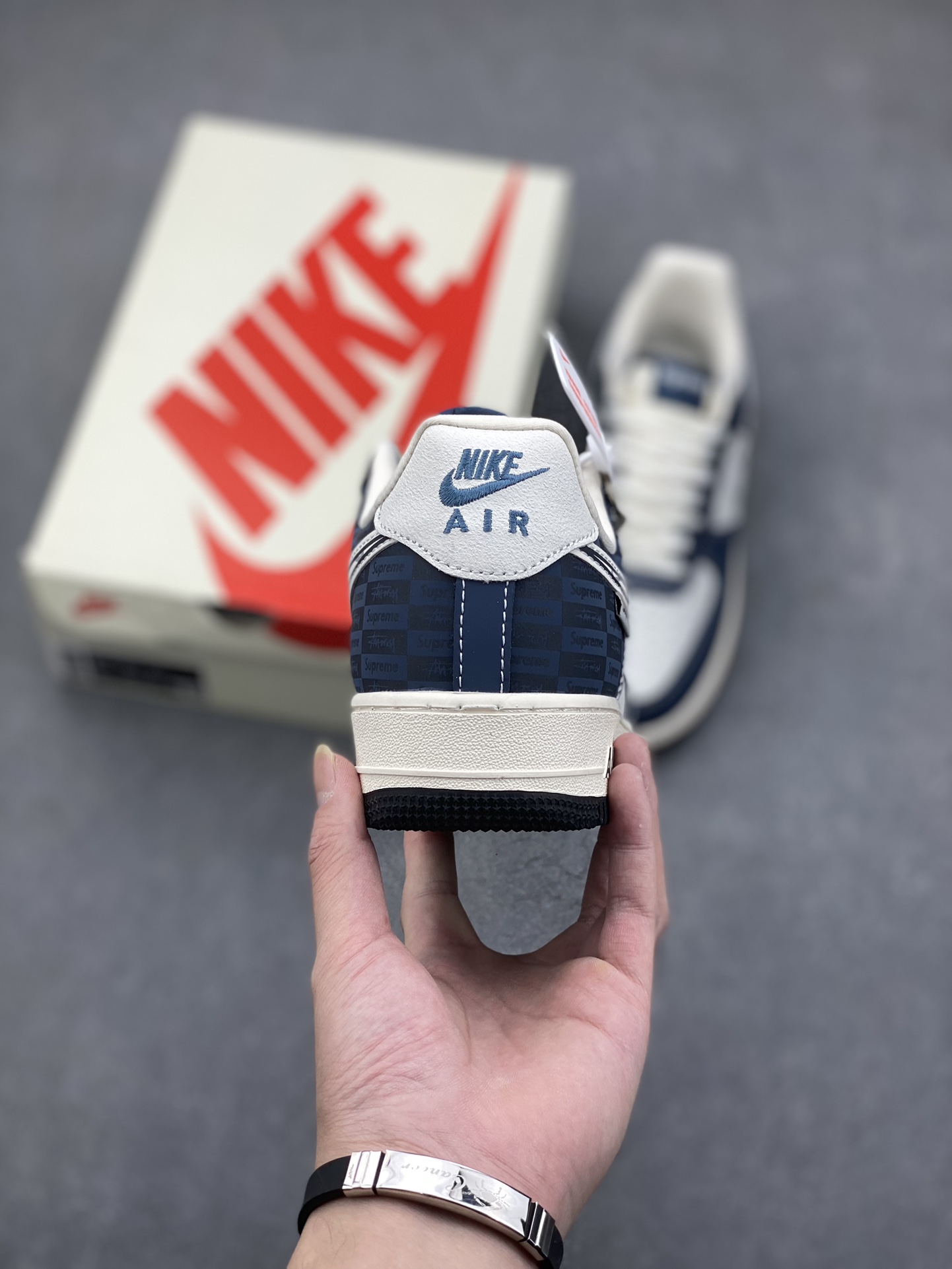 Nike Air Force 1 '07 Low Supreme Collab White Blue Shadow Sneakers 5 i1731950006 8790 1