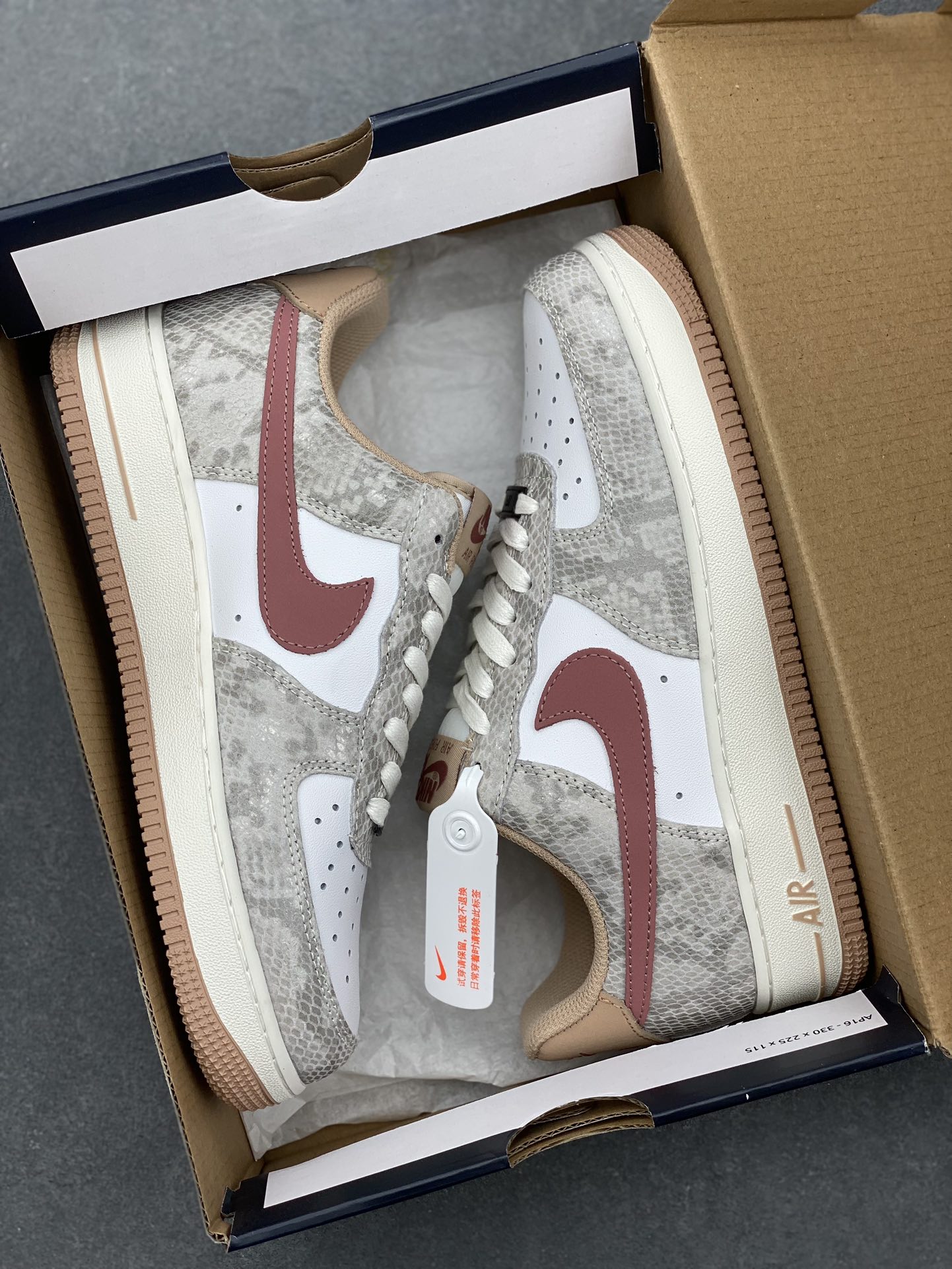 Nike Air Force 1 '07 Low-Top Sneakers - Versatile, Comfortable, and Stylish 10 i1732050918 4576 6
