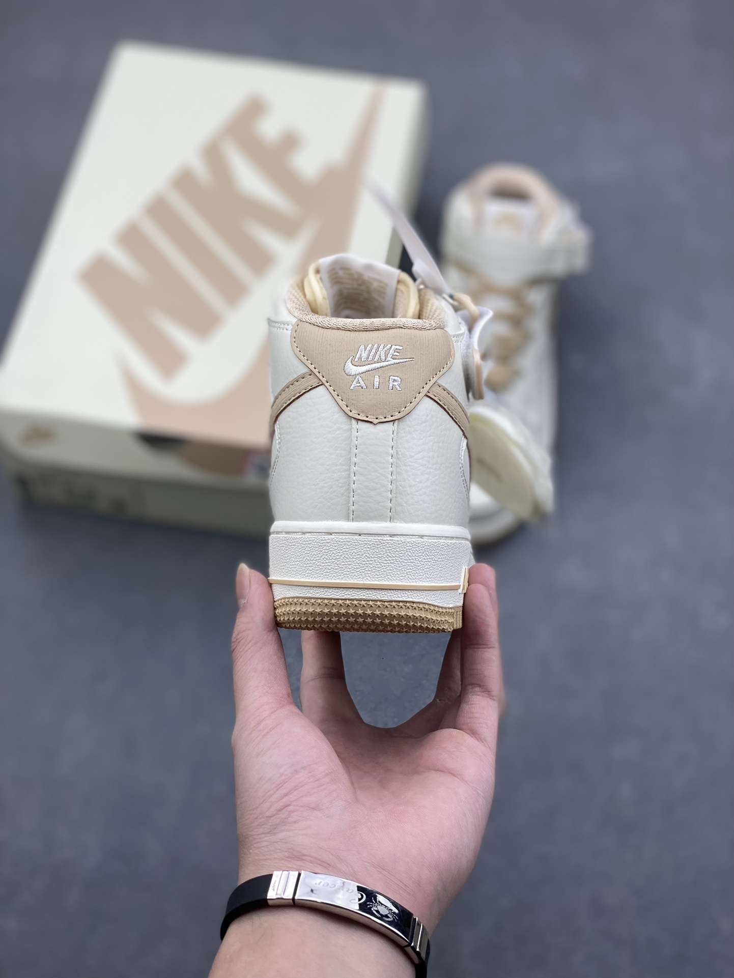 Nike Air Force 1 MID 'Khaki' High-Top Sneakers with Customizable Design 5 i1732136583 4685 3