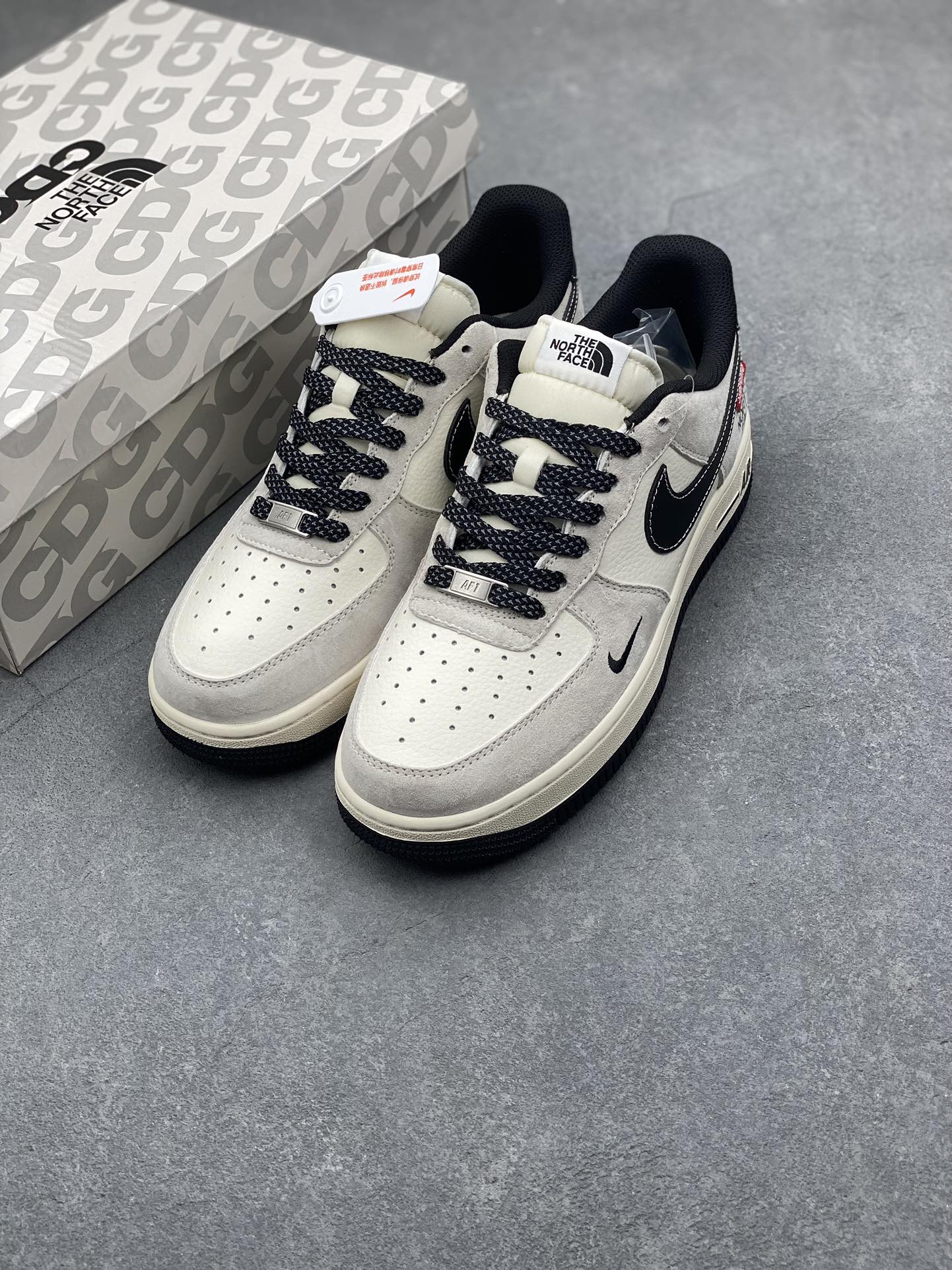 Nike Air Force 1 '07 Low Supreme The North Face Collaboration Black Gray Sneakers 9 i1732136642 2889 6