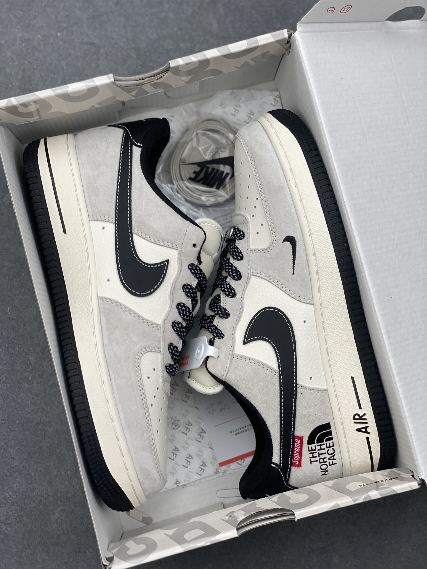 Nike Air Force 1 '07 Low Supreme The North Face Collaboration Black Gray Sneakers 10 i1732136642 3666 2