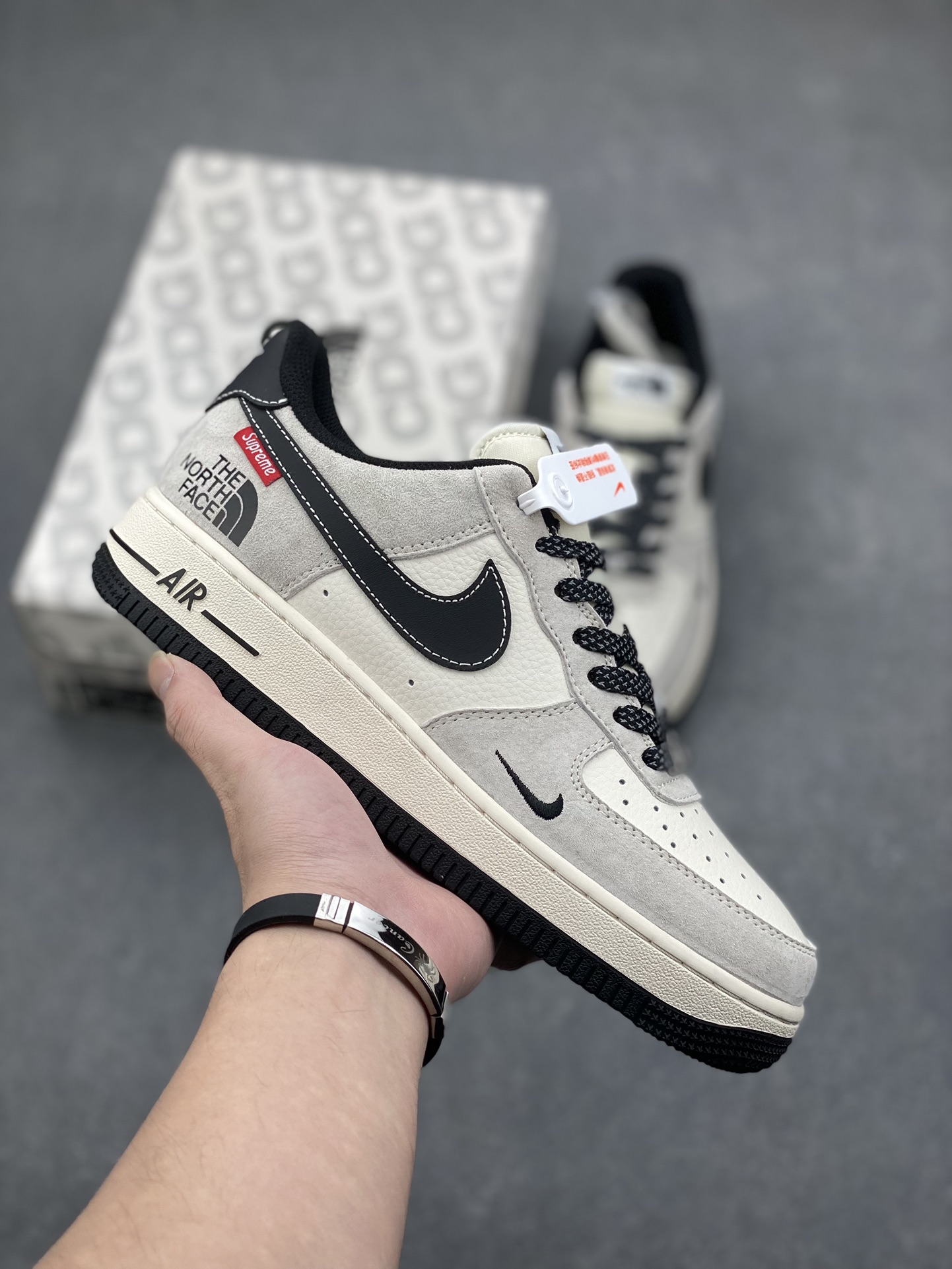 Nike Air Force 1 '07 Low Supreme The North Face Collaboration Black Gray Sneakers 2 i1732136642 5998 1