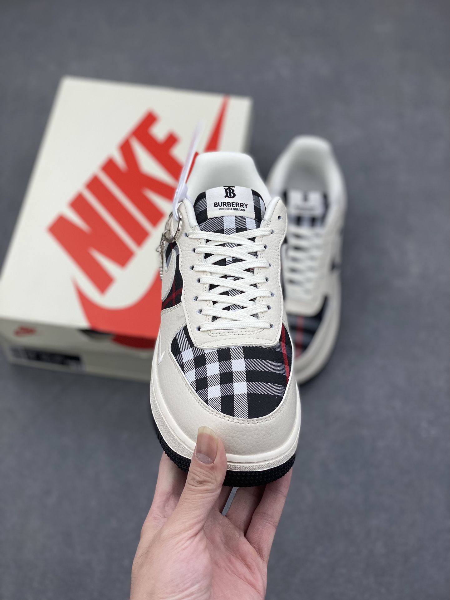 Nike Air Force 1 '07 Low "Burberry" Sneakers - Limited Edition, Cream/Black Check 3 i1732136727 3651 1