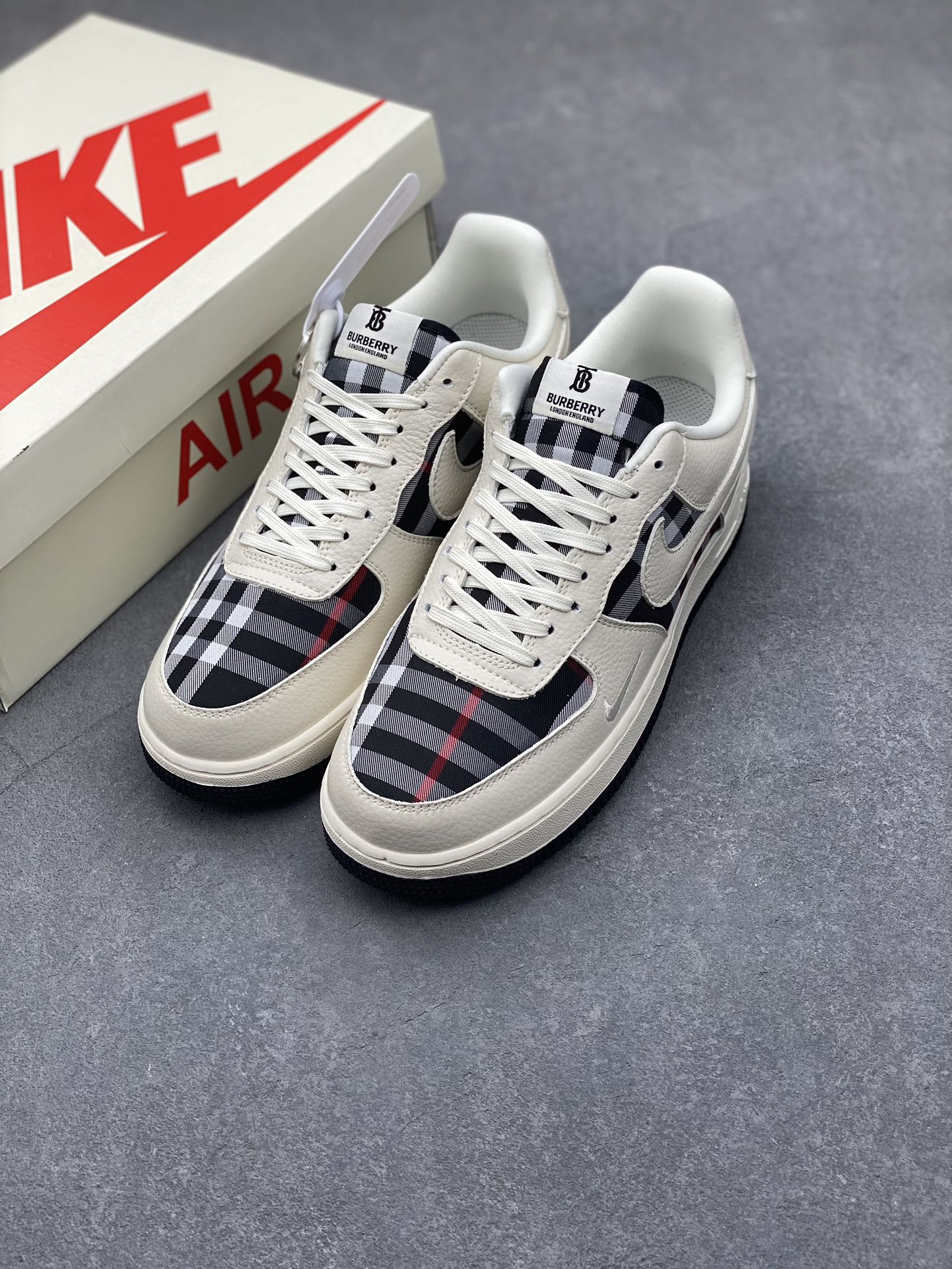 Nike Air Force 1 '07 Low "Burberry" Sneakers - Limited Edition, Cream/Black Check 9 i1732136727 5724 4