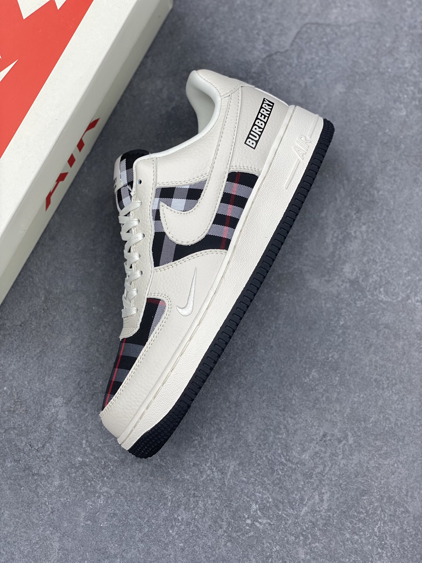 Nike Air Force 1 '07 Low "Burberry" Sneakers - Limited Edition, Cream/Black Check 8 i1732136727 9030 3