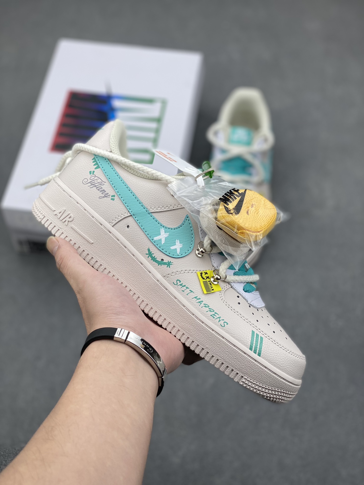 Nike Air Force 1 Low Keep Smile Casual Sneakers DZ1328-211 2 i1732136993 4038 4