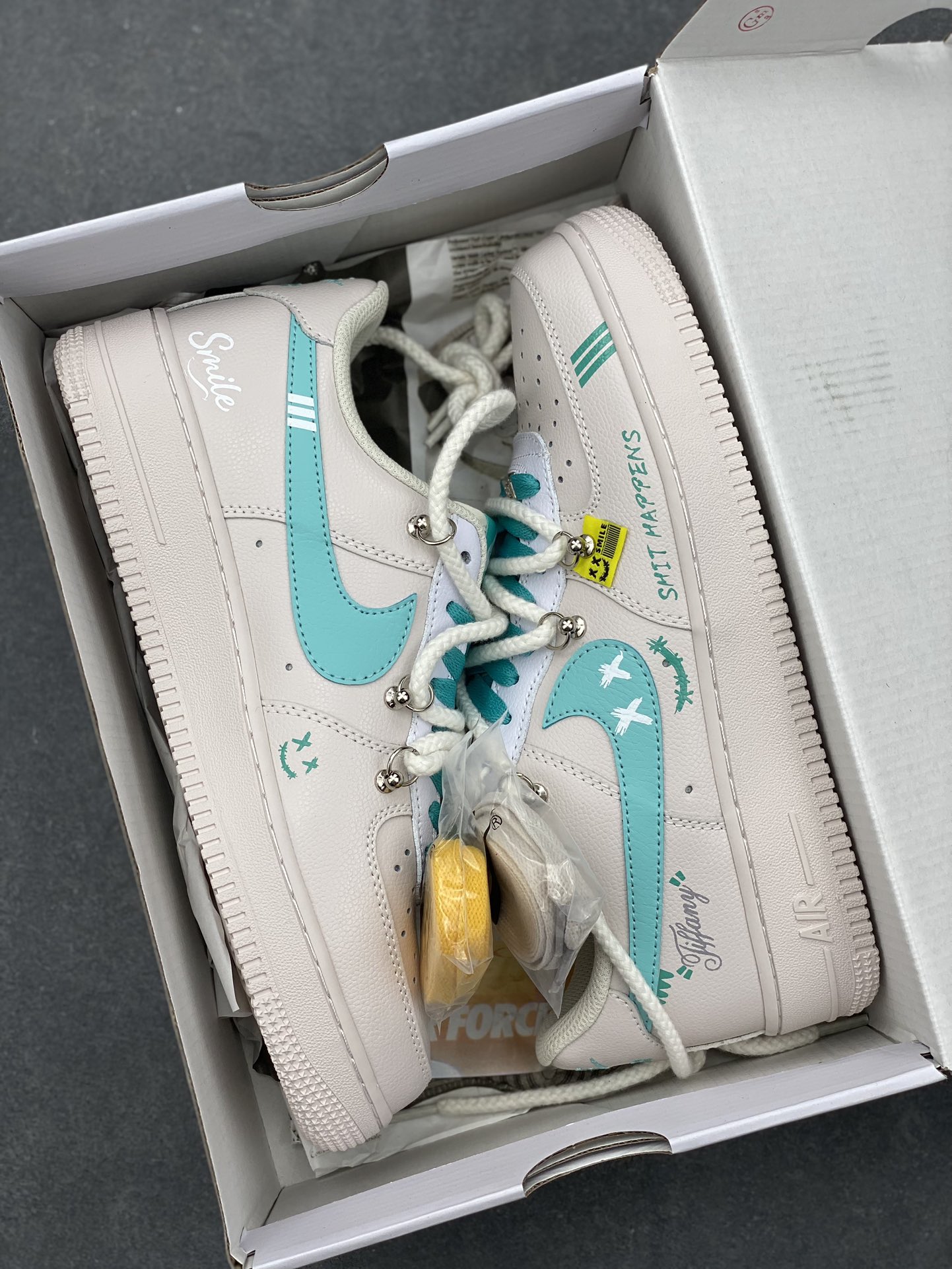 Nike Air Force 1 Low Keep Smile Casual Sneakers DZ1328-211 10 i1732136993 4057 8