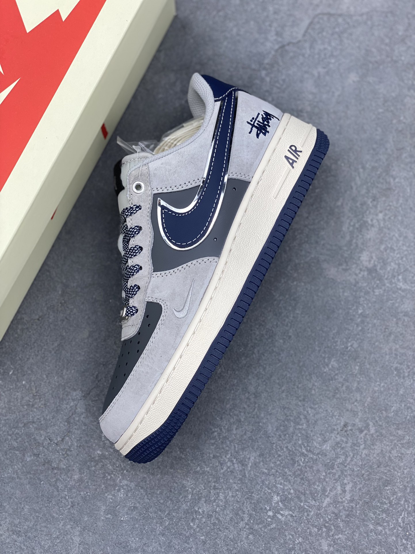 Nike Air Force 1 '07 Low Stussy Collab Gray/Blue Limited Edition Sneakers 8 i1732137056 3329 2
