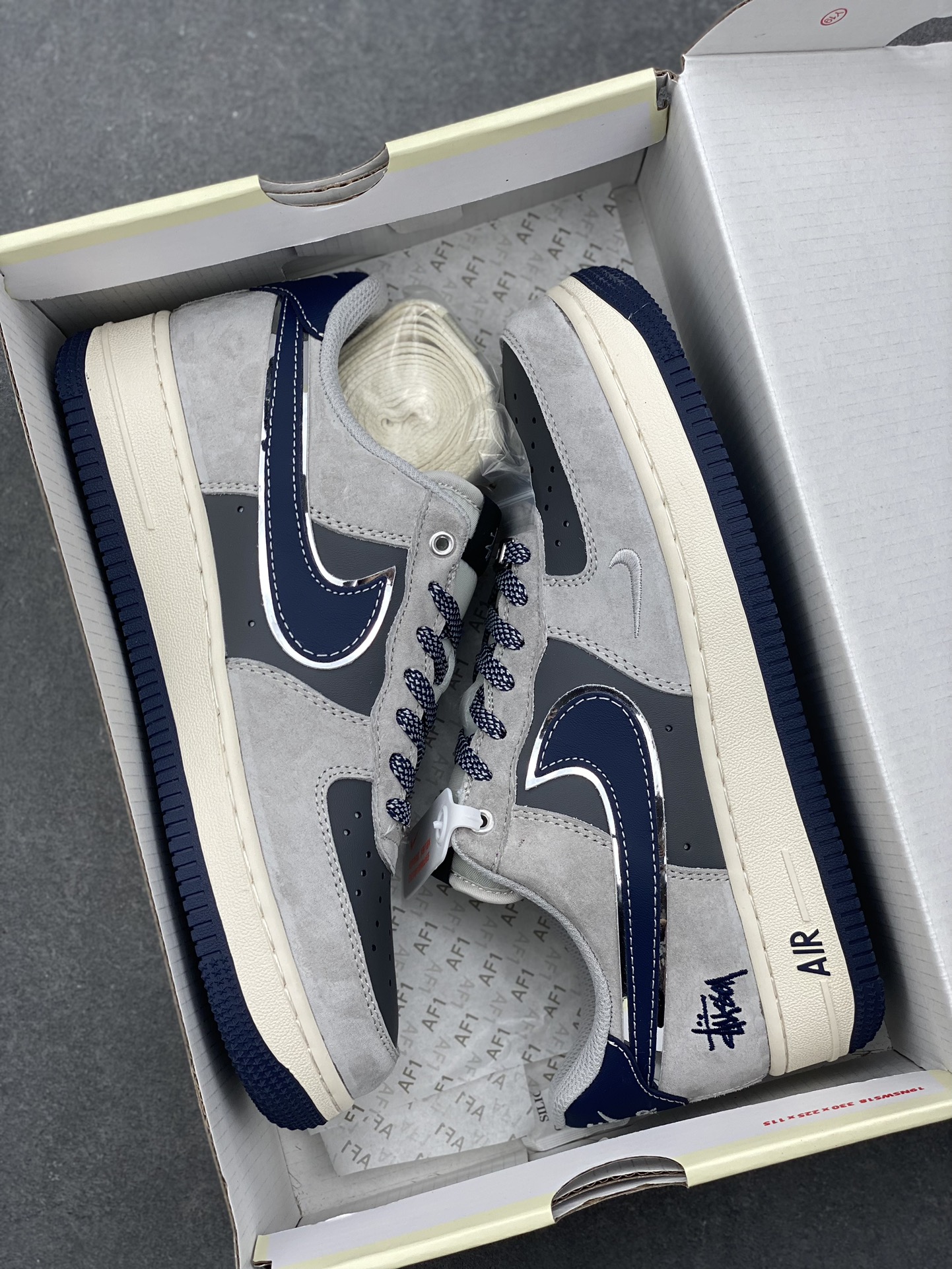 Nike Air Force 1 '07 Low Stussy Collab Gray/Blue Limited Edition Sneakers 10 i1732137064 3048 0