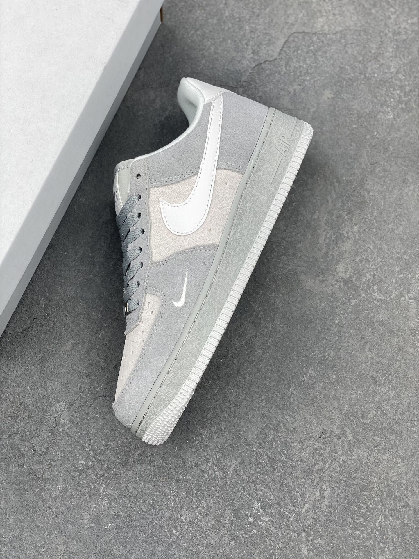 Nike Air Force 1 '07 Low: Versatile, Comfortable, and Stylish Casual Sneakers 7 i1732137172 4740 3
