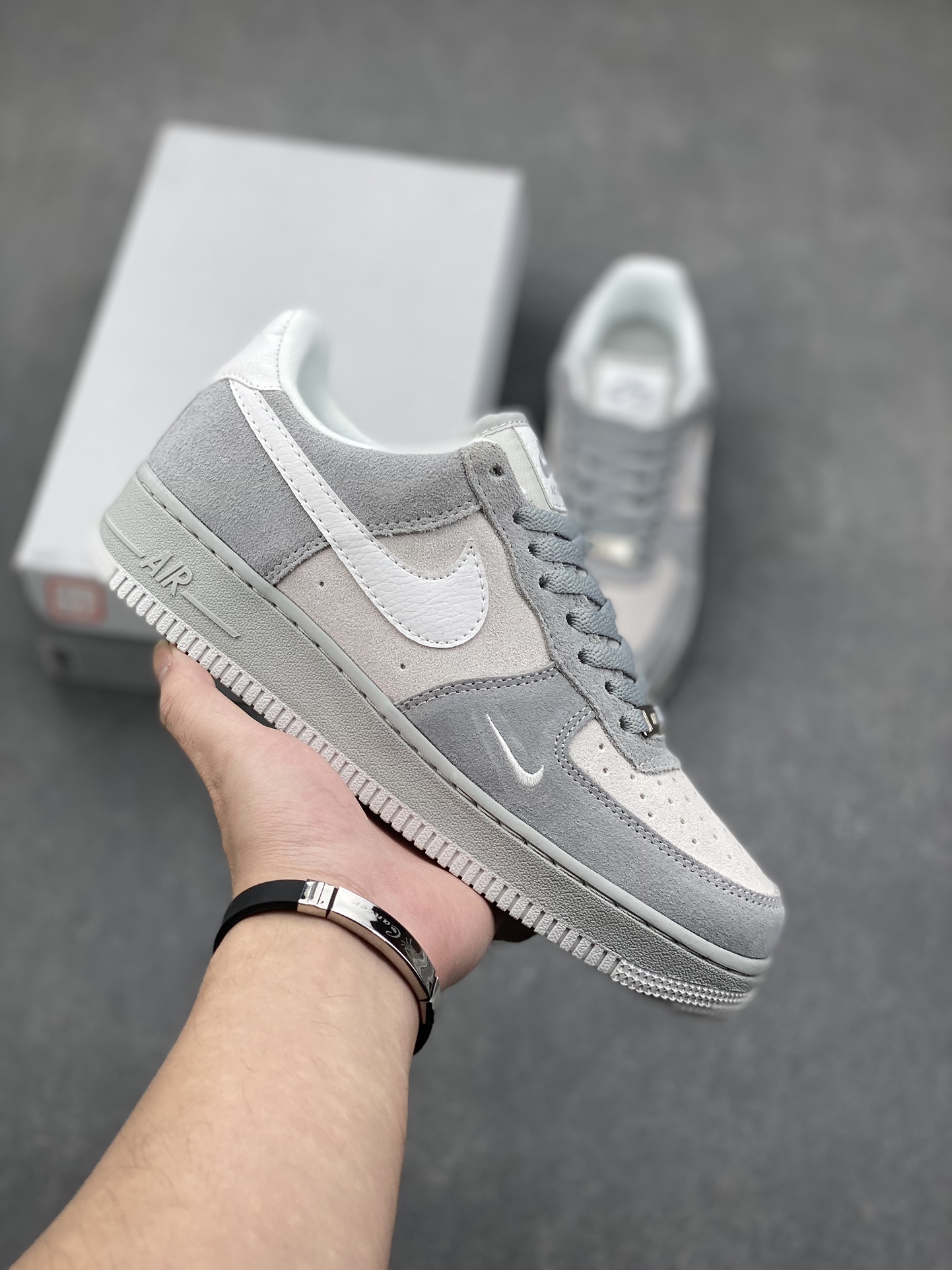 Nike Air Force 1 '07 Low: Versatile, Comfortable, and Stylish Casual Sneakers 2 i1732137172 5249 1