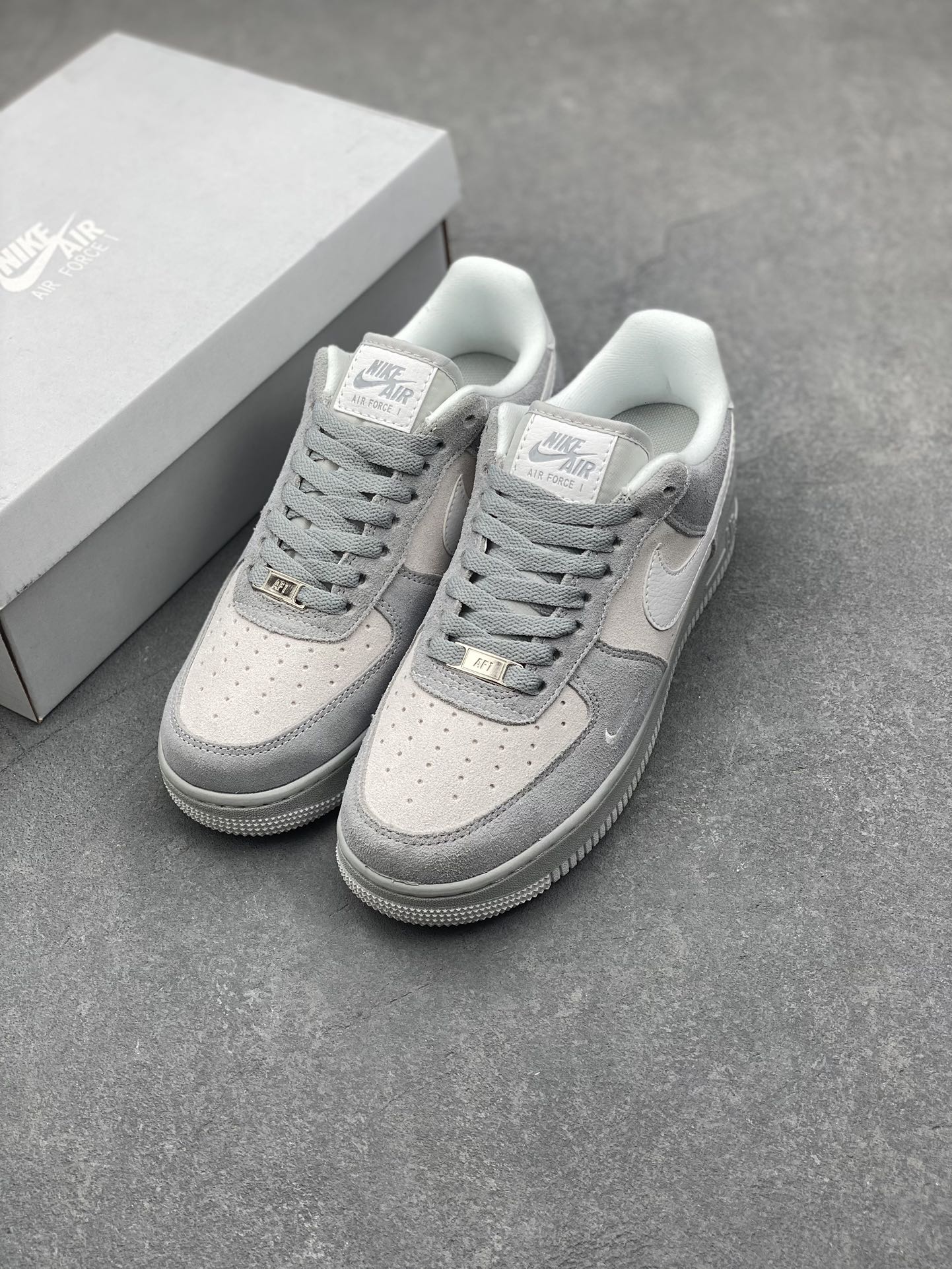 Nike Air Force 1 '07 Low: Versatile, Comfortable, and Stylish Casual Sneakers 8 i1732137172 5409 2