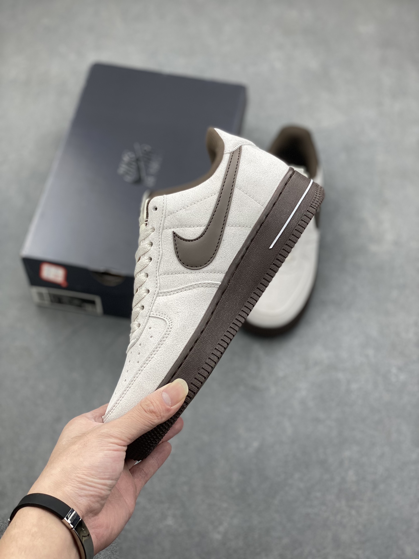 Nike Air Force 1 '07 Low Casual Sneakers HQ3485-104 - Versatile & Comfortable 4 i1732137948 7646 1