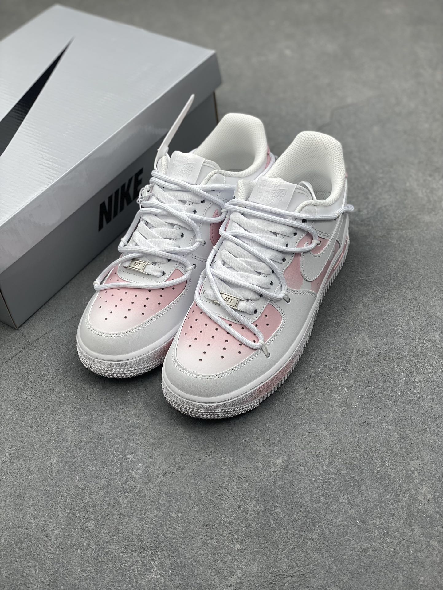 Nike Air Force 1 Low '07 Custom Sakura Story Sneakers 9 i1732138099 3679 0