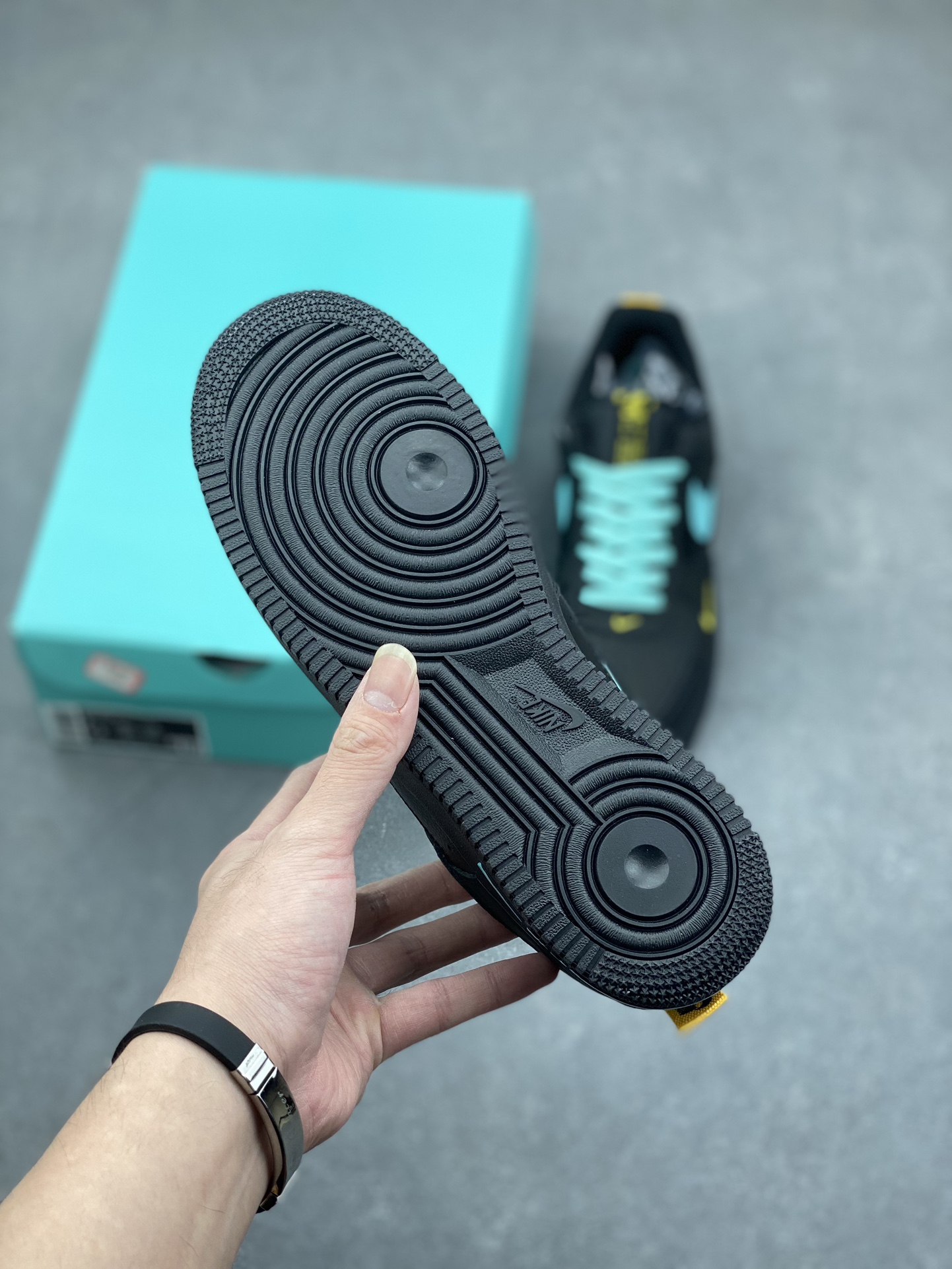 Nike Air Force 1 Premium 'Tiffany' Edition Mid-Top Sneakers - Limited Release 7 i1732138159 3057 0