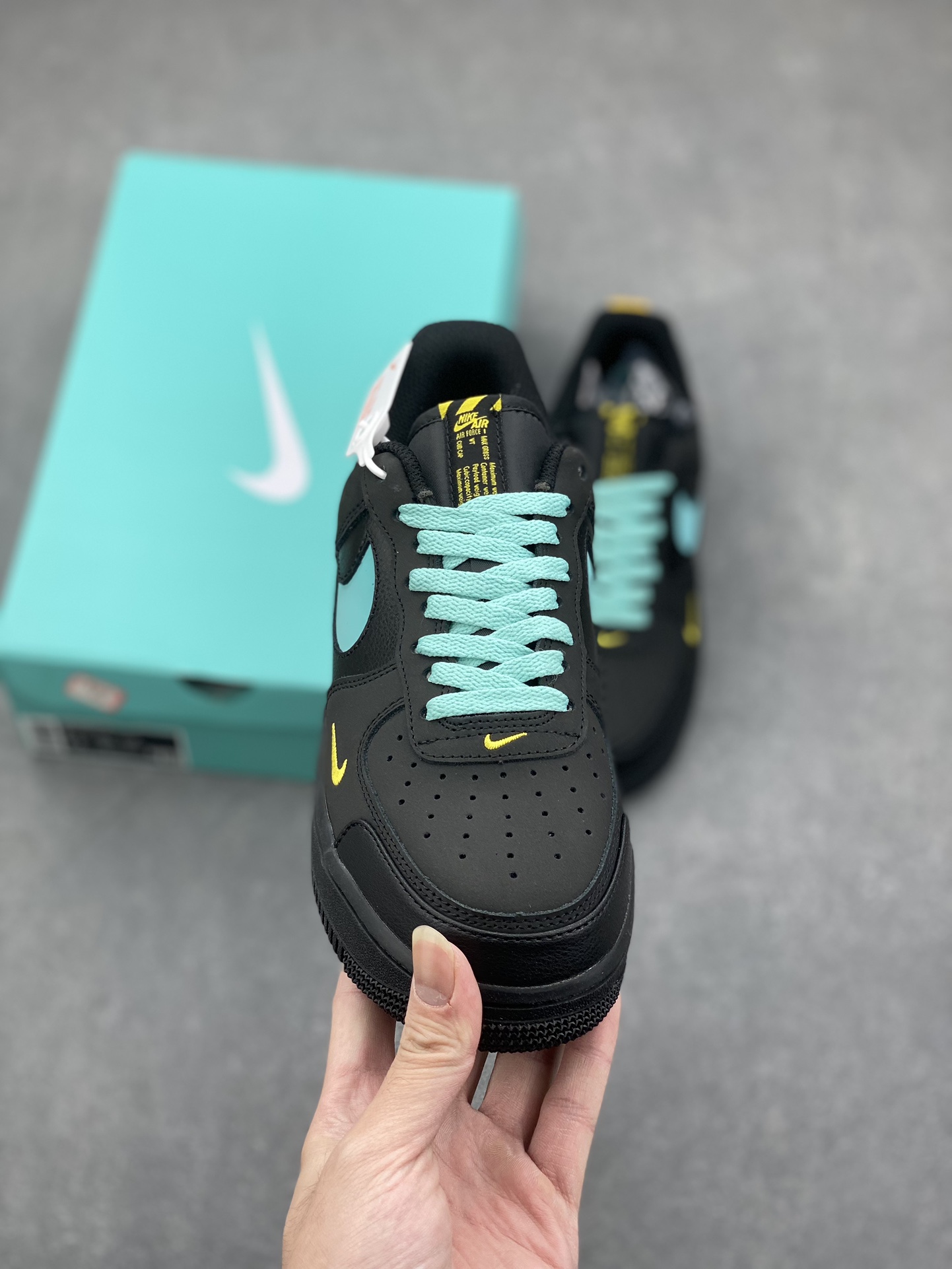 Nike Air Force 1 Premium 'Tiffany' Edition Mid-Top Sneakers - Limited Release 3 i1732138159 7614 0