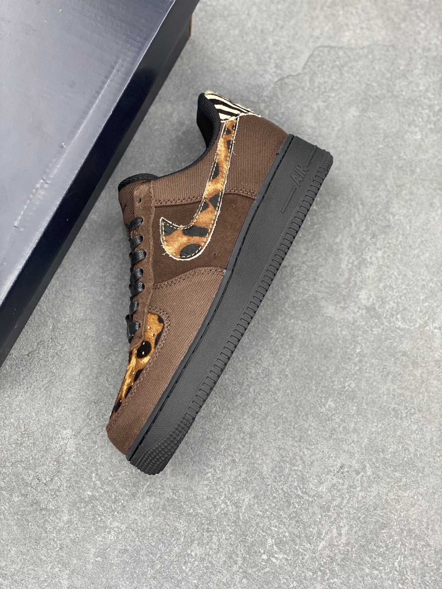 Nike Air Force 1 Leopard Print Sneakers - HV6356-200 8 i1732138198 4345 7