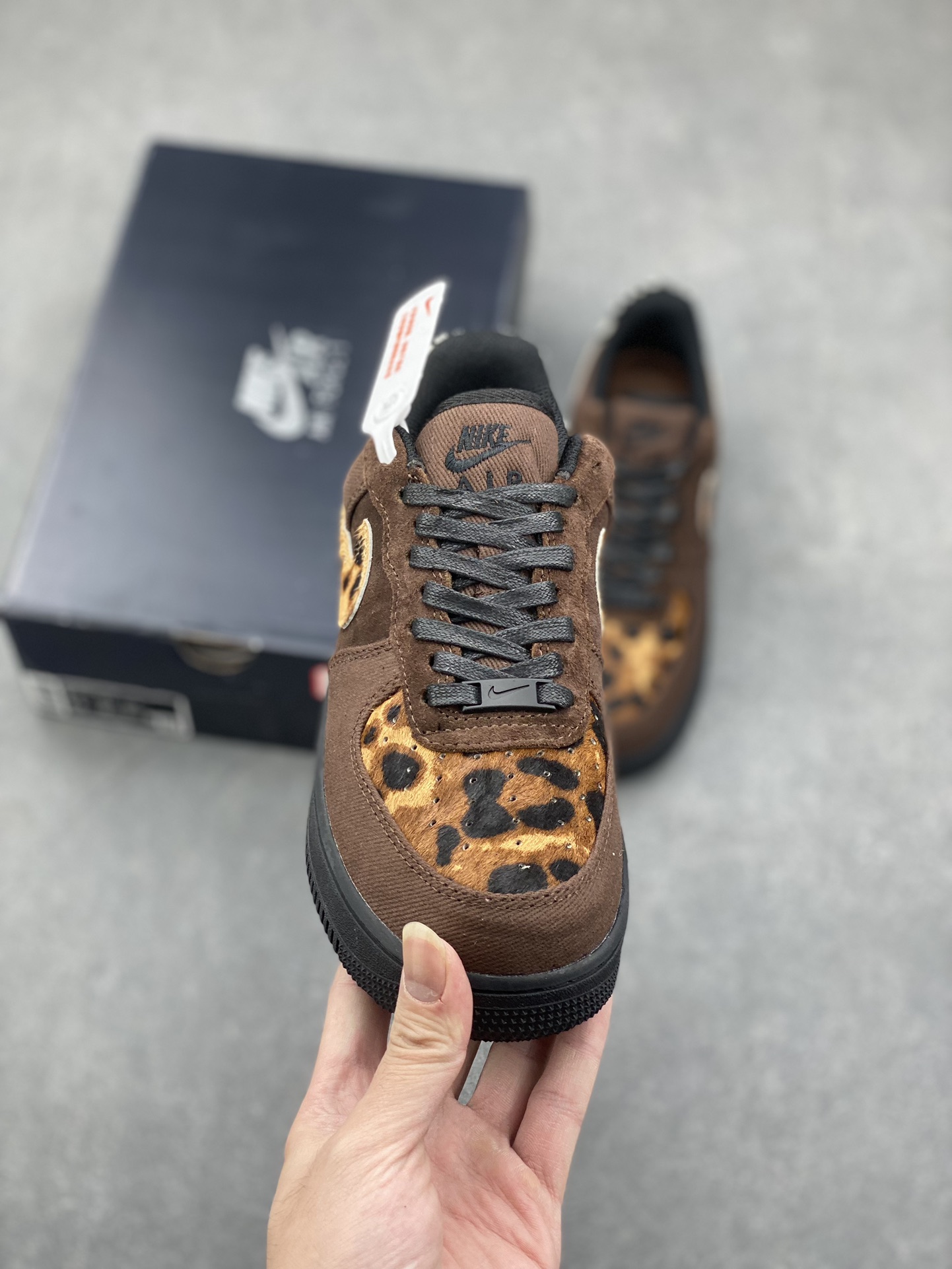 Nike Air Force 1 Leopard Print Sneakers - HV6356-200 3 i1732138198 9101 4