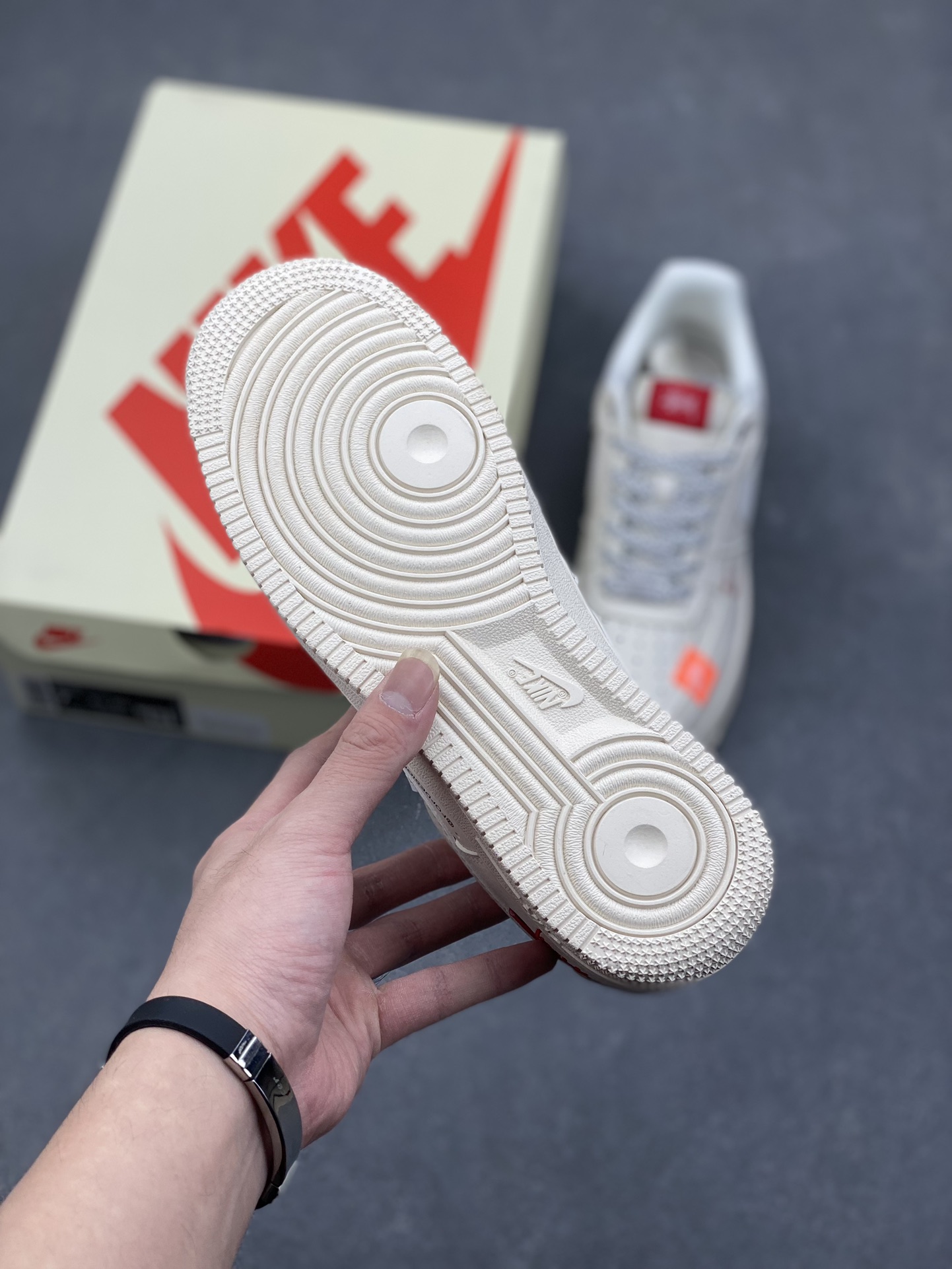 Nike Air Force 1 '07 Low Stussy Collab Sneakers - Cream/Red 7 i1732212908 5228 6