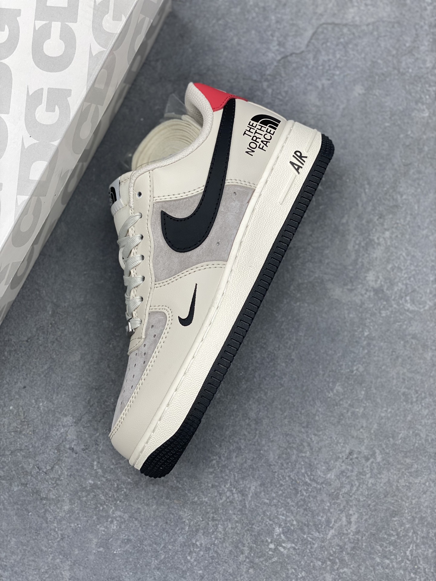 Nike Air Force 1 '07 Low The North Face Collab Sneakers - Limited Edition 8 i1732212943 3898 4