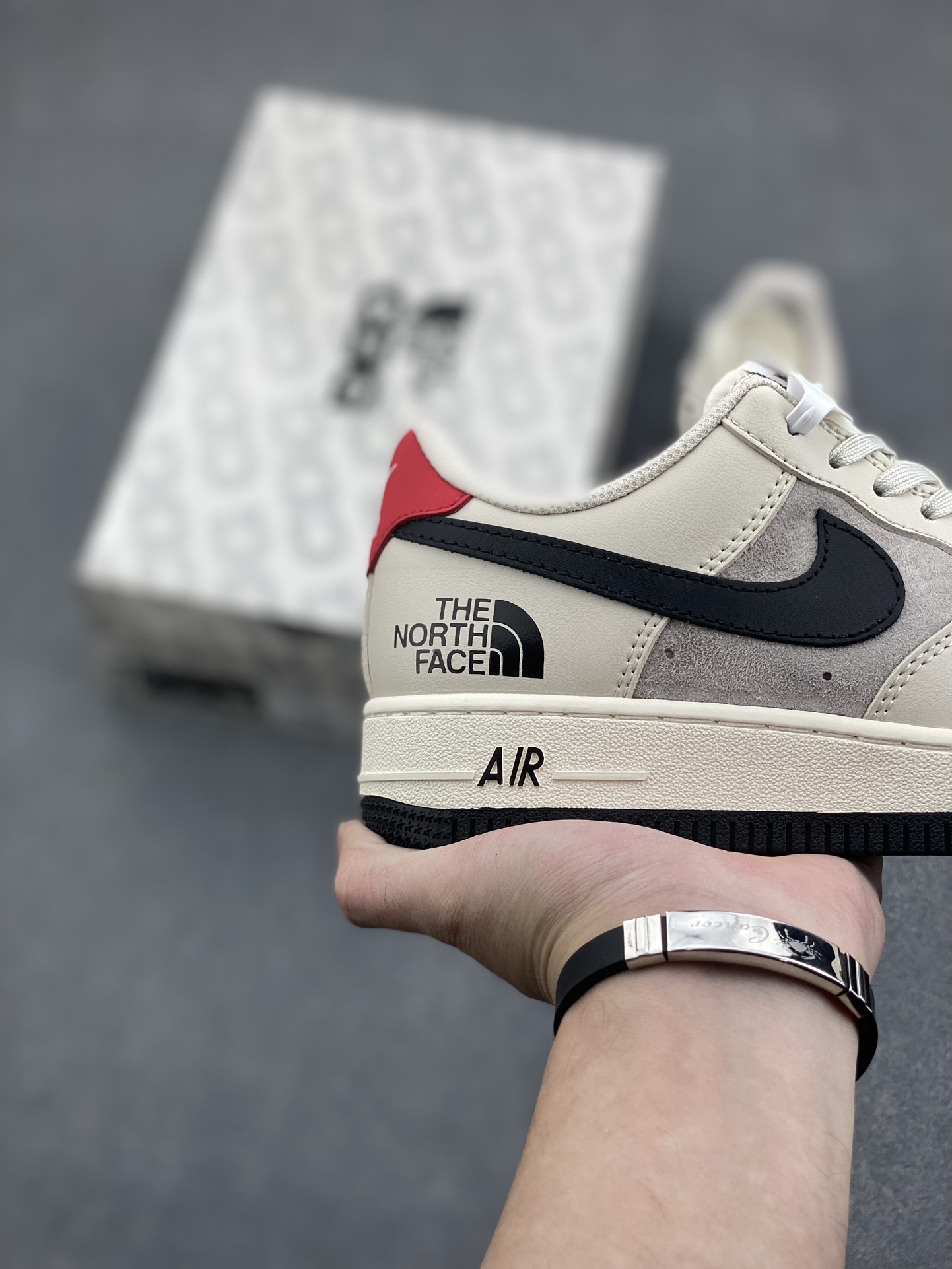 Nike Air Force 1 '07 Low The North Face Collab Sneakers - Limited Edition 6 i1732212943 8516 2