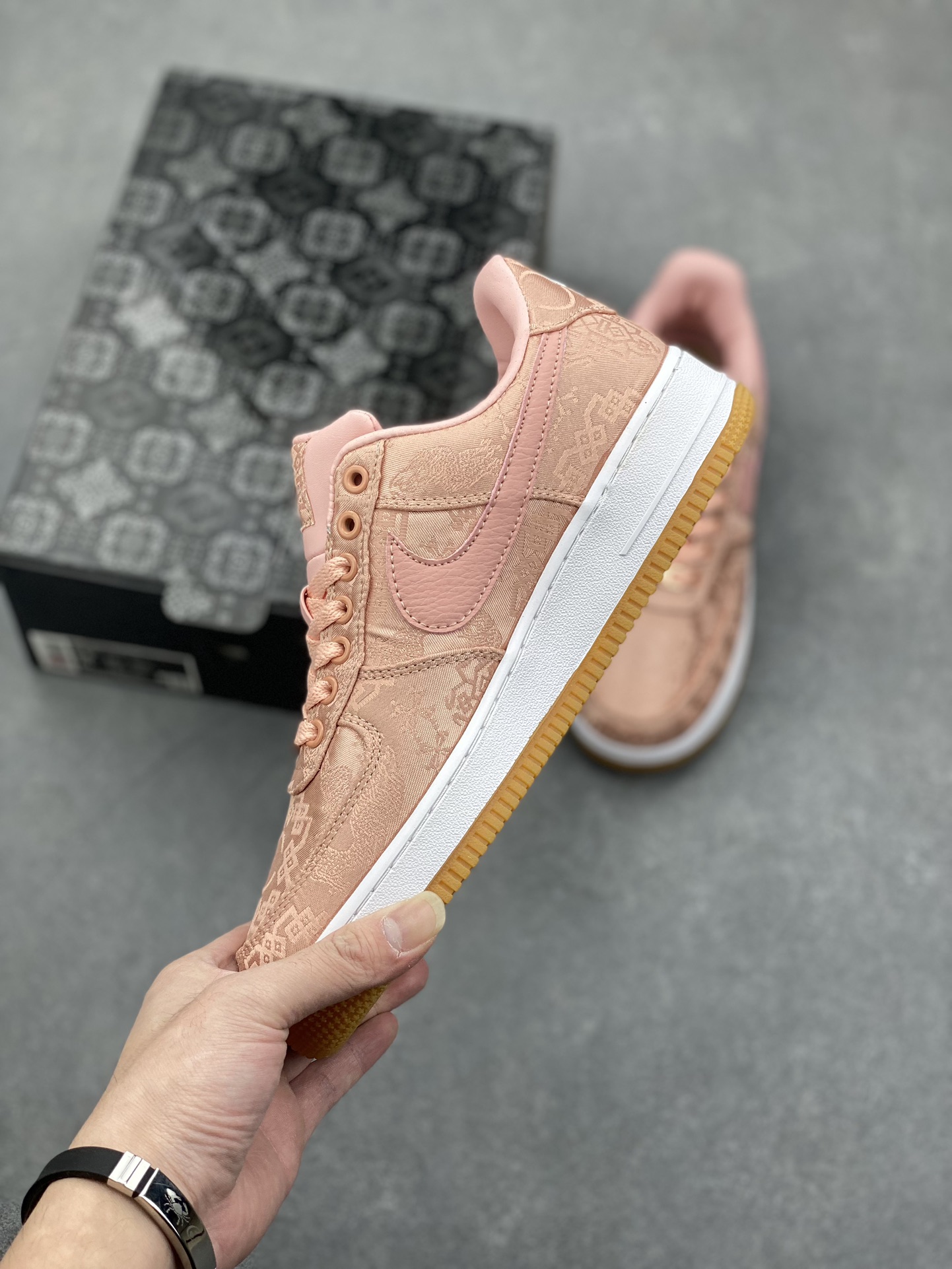 CLOT x Nike Air Force 1 Low PRM Rose Gold Silk Sneaker CJ5290-600 4 i1732292608 3217 4
