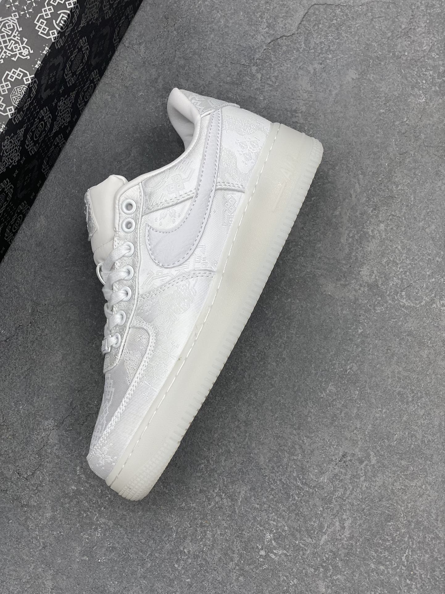 CLOT x Nike Air Force 1 Low PRM 'Rose Gold' White Silk Sneakers 8 i1732292752 116 4