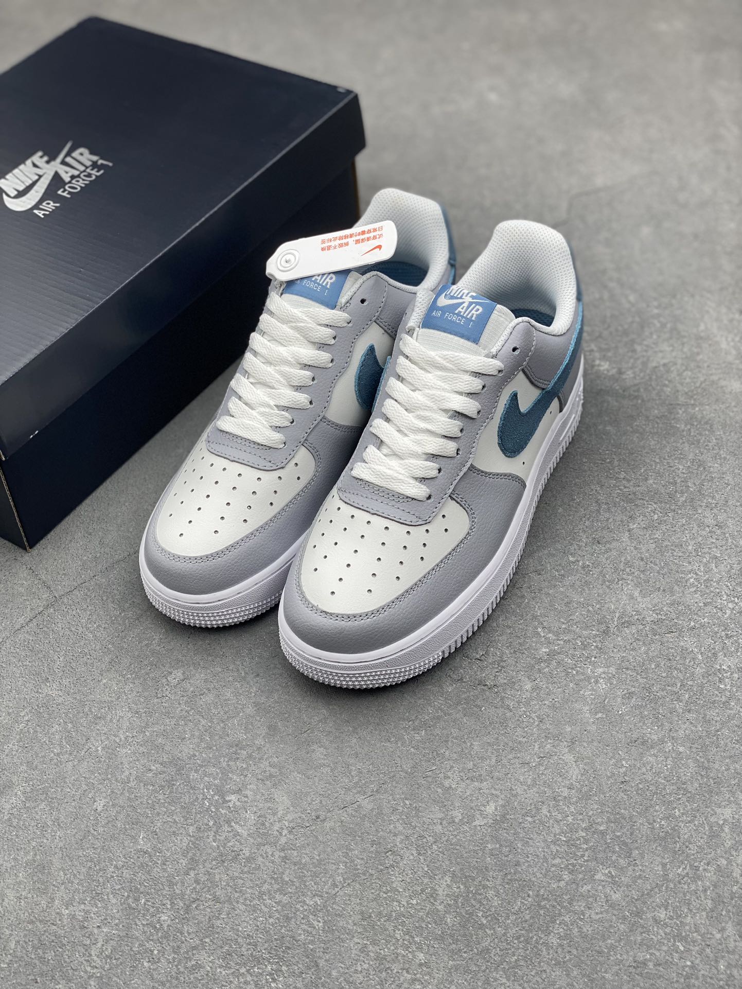 Nike Air Force 1 '07 Low Gray/Blue Cushioned Athletic Fashion Sneakers 9 i1732380274 3662 3