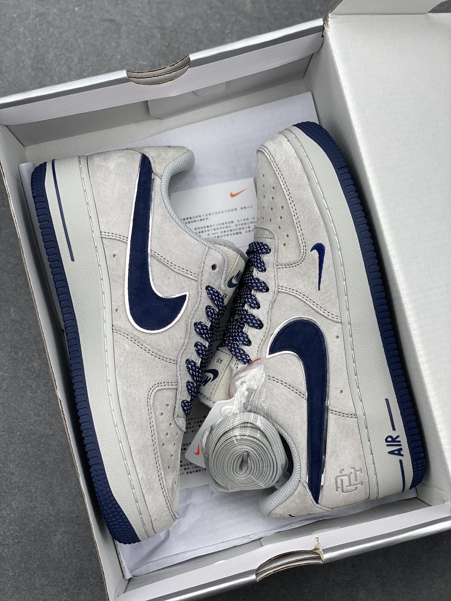 Nike Air Force 1 '07 Low Suede Deep Blue Champion Sneakers 10 i1732380623 5511 3