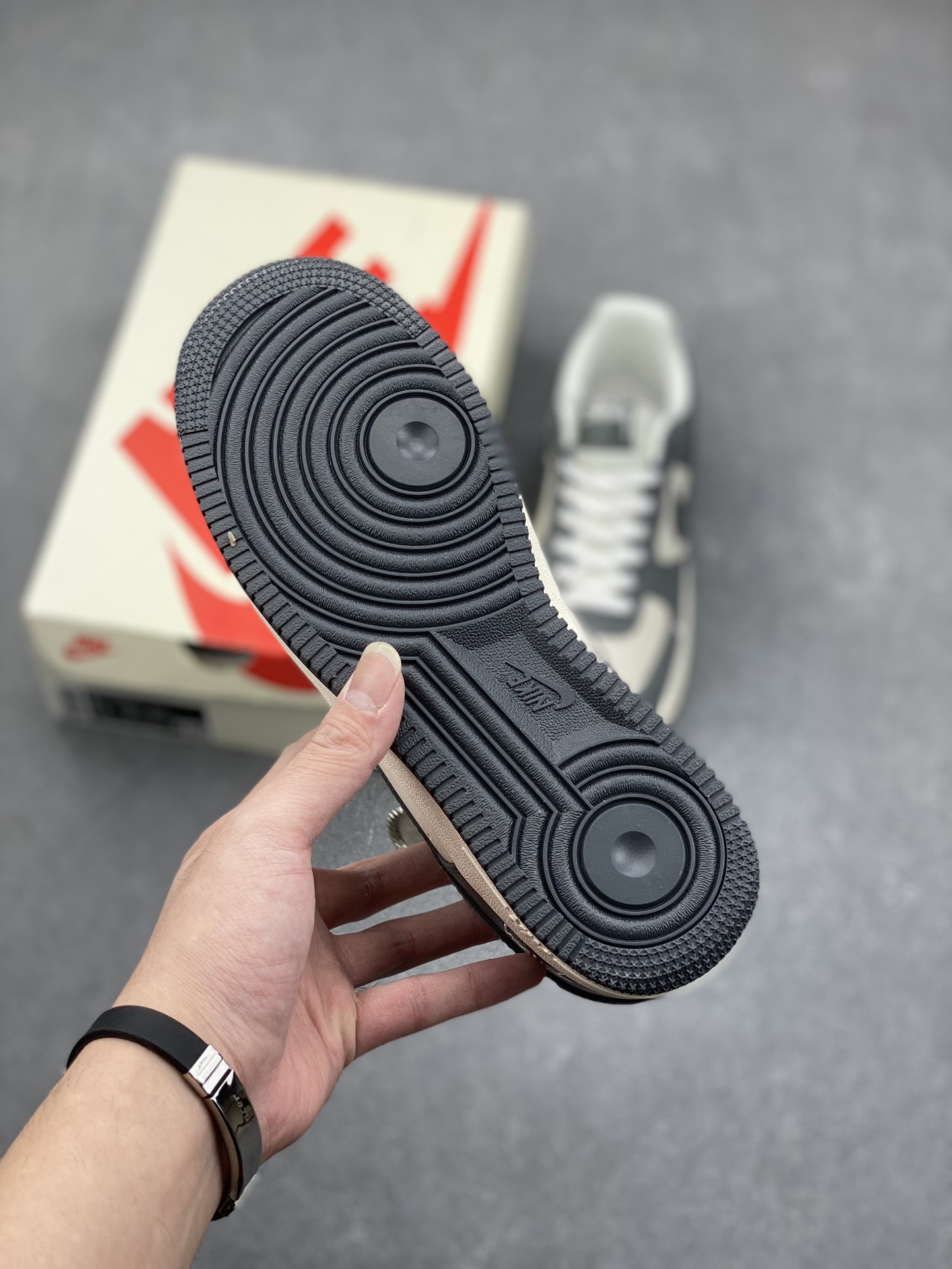 Nike Air Force 1 '07 Low Stussy Collab Sneakers - Cream/Grey Shadow Edition 7 i1732380956 1126 8
