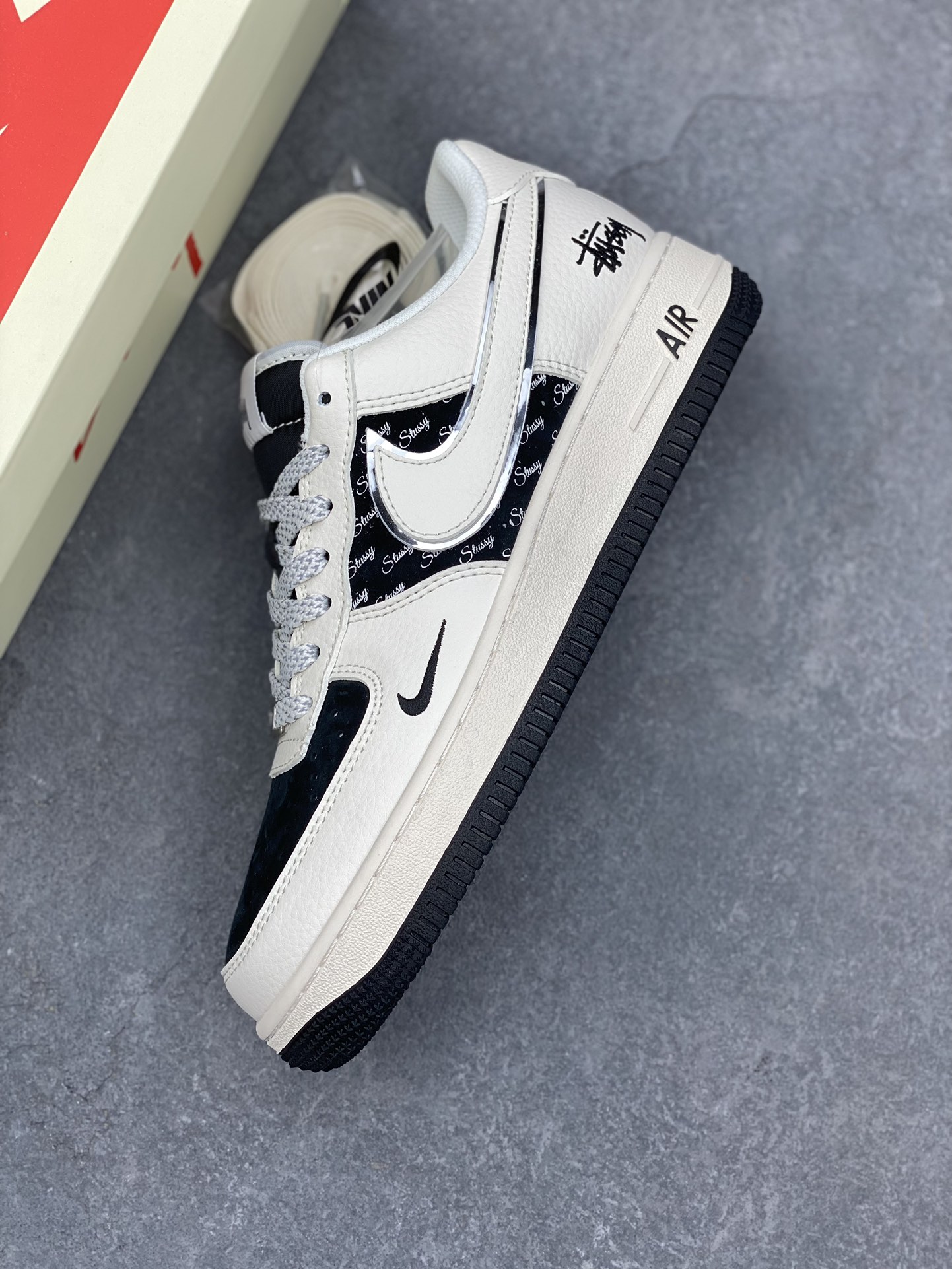 Nike Air Force 1 '07 Low Stussy Collab Sneakers - Cream/Black, Limited Edition 8 i1732380998 6549 1